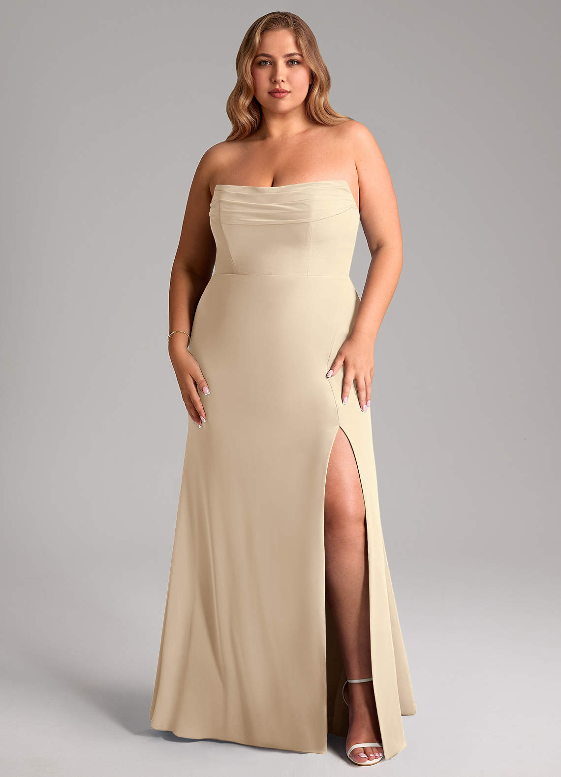 Azazie Saige Vestidos de madrinha de casamento Vestir Champanhe de Chiffon de Linha A com Fora do ombro image15