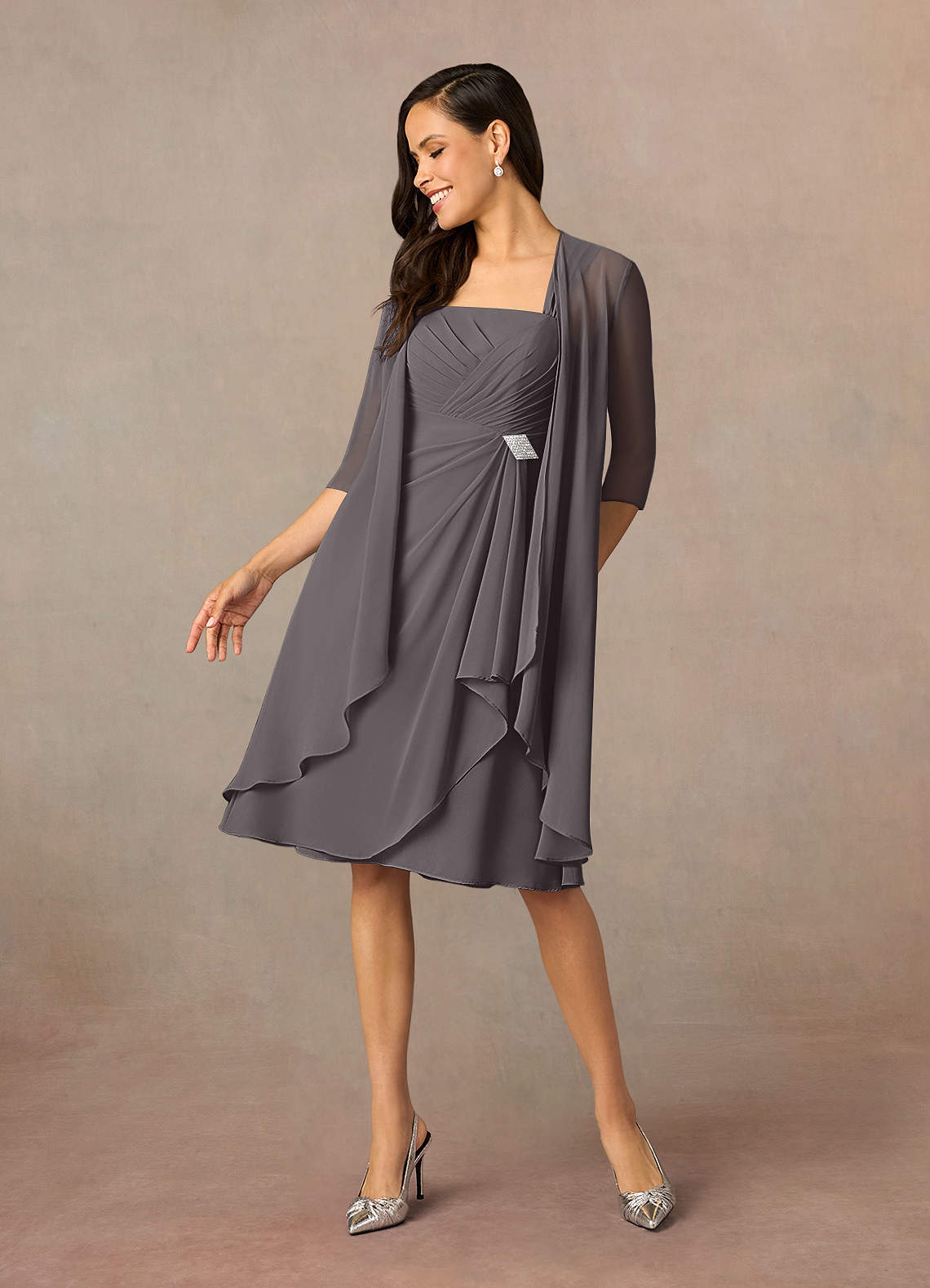 Azazie Olivia vestidos de madre de la novia Vestido de Gris Acero de Gasa de Corte En A con Escote cuadrado plisado image1