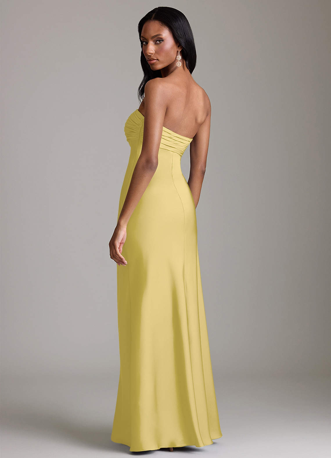 Azazie Saylor Probar vestidos en casa Vestido de Agave de Satén Elástico de Corte Sirena con Sin tirantes image4