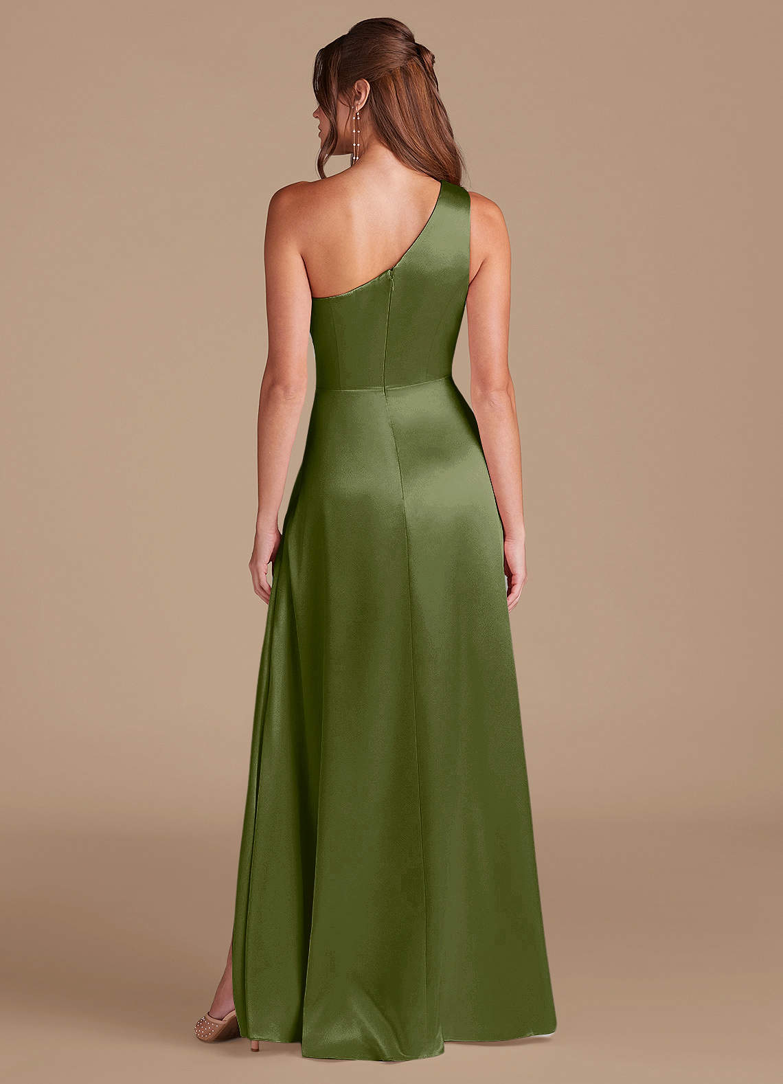Azazie Brooke Vestidos de damas de honor Vestido de Oliva de Satén Metálico de Corte en A con Hombro unilateral image6