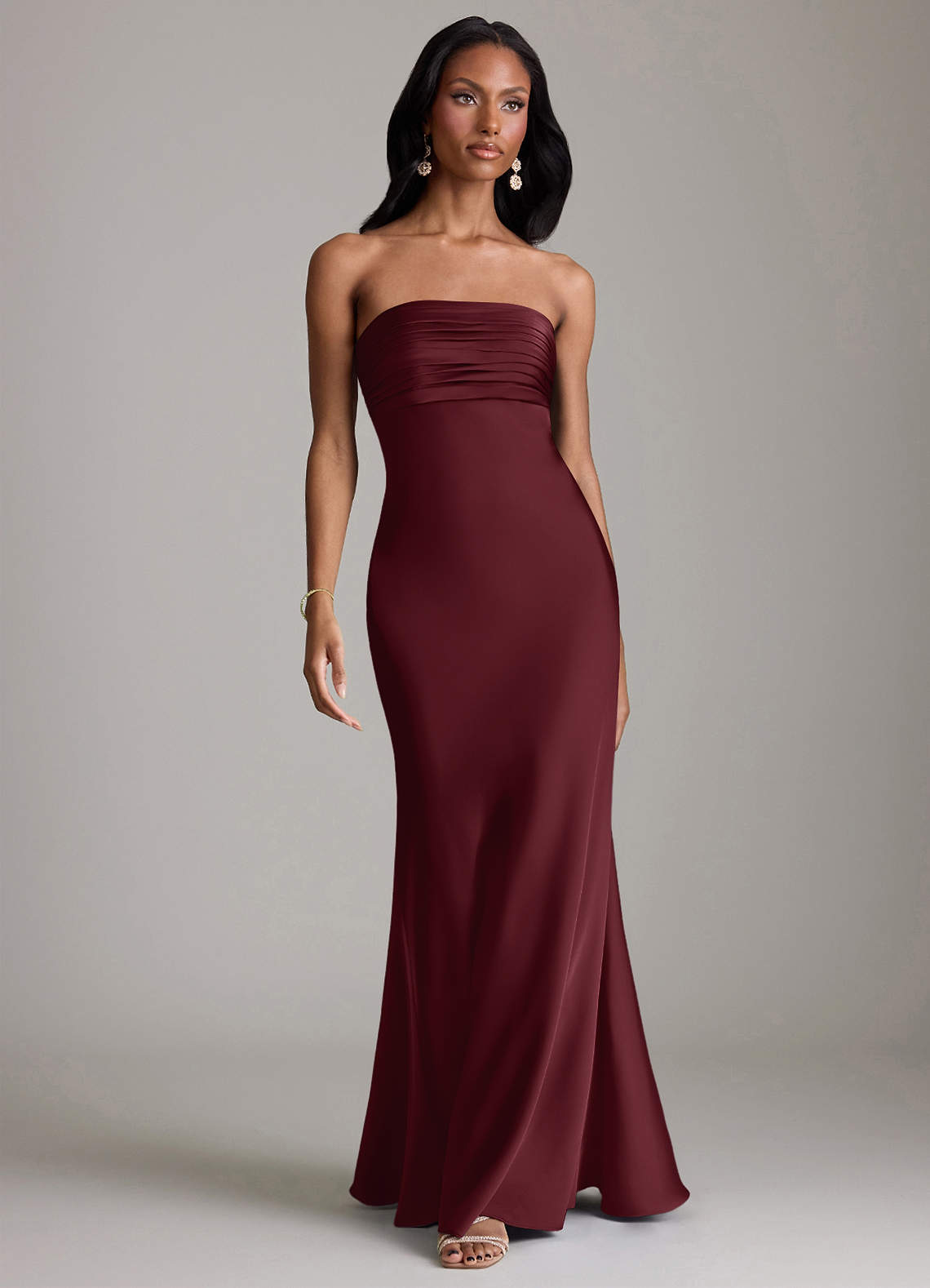 Azazie Saylor Vestidos de damas de honor Vestido de Cabernet de Satén Elástico de Corte Sirena con Sin tirantes image1