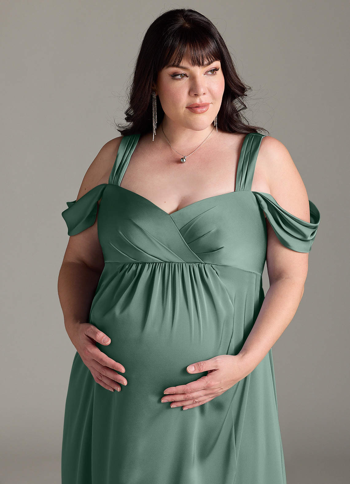 Azazie Rhea Vestidos de dama de honra para maternidade Vestir Linha A Plissado Comprimento do chão Cetim elástico image11
