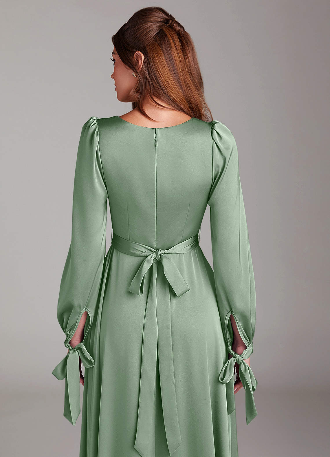 Azazie Leonia Robes de demoiselle d'honneur Robe Trapèze en Satin extensible Manche longue Matcha image6