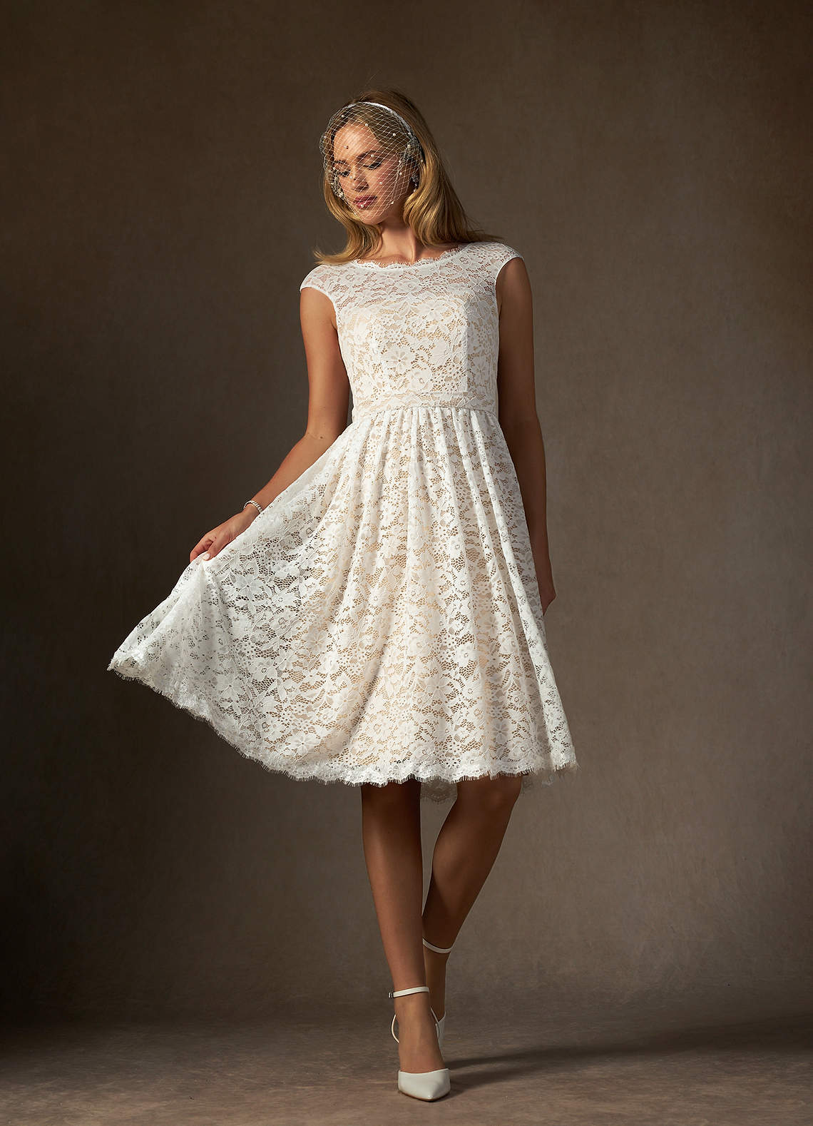 Azazie Ginnie Abiti da Sposa Abito A-Line in Pizzo Bianco Diamante Champagne image5