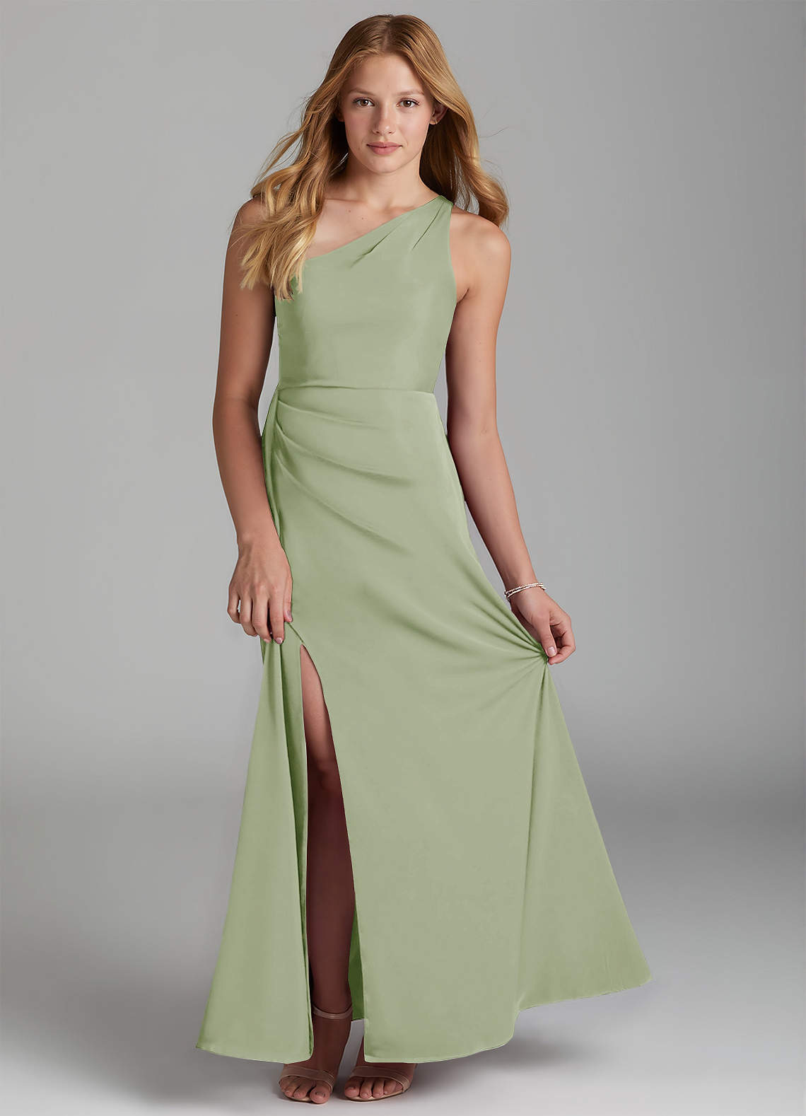 Azazie Maron Junior Robe Trapèze en Satin extensible Plissée Vert Sauge image1