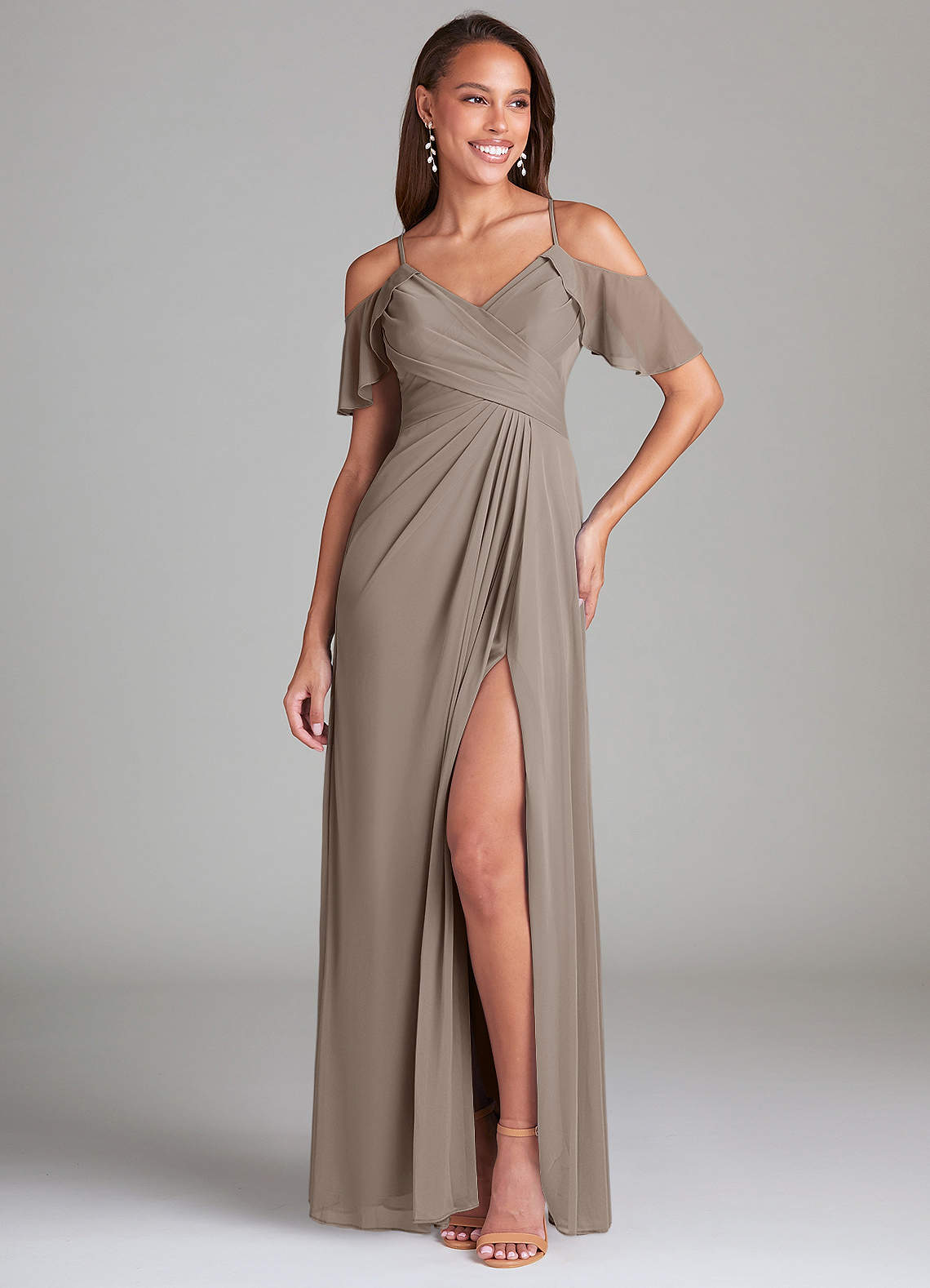 Azazie Dakota Jurken voor bruidsmeisjes Jurk van Mesh met A-Lijn Off the Shoulder Taupe image1