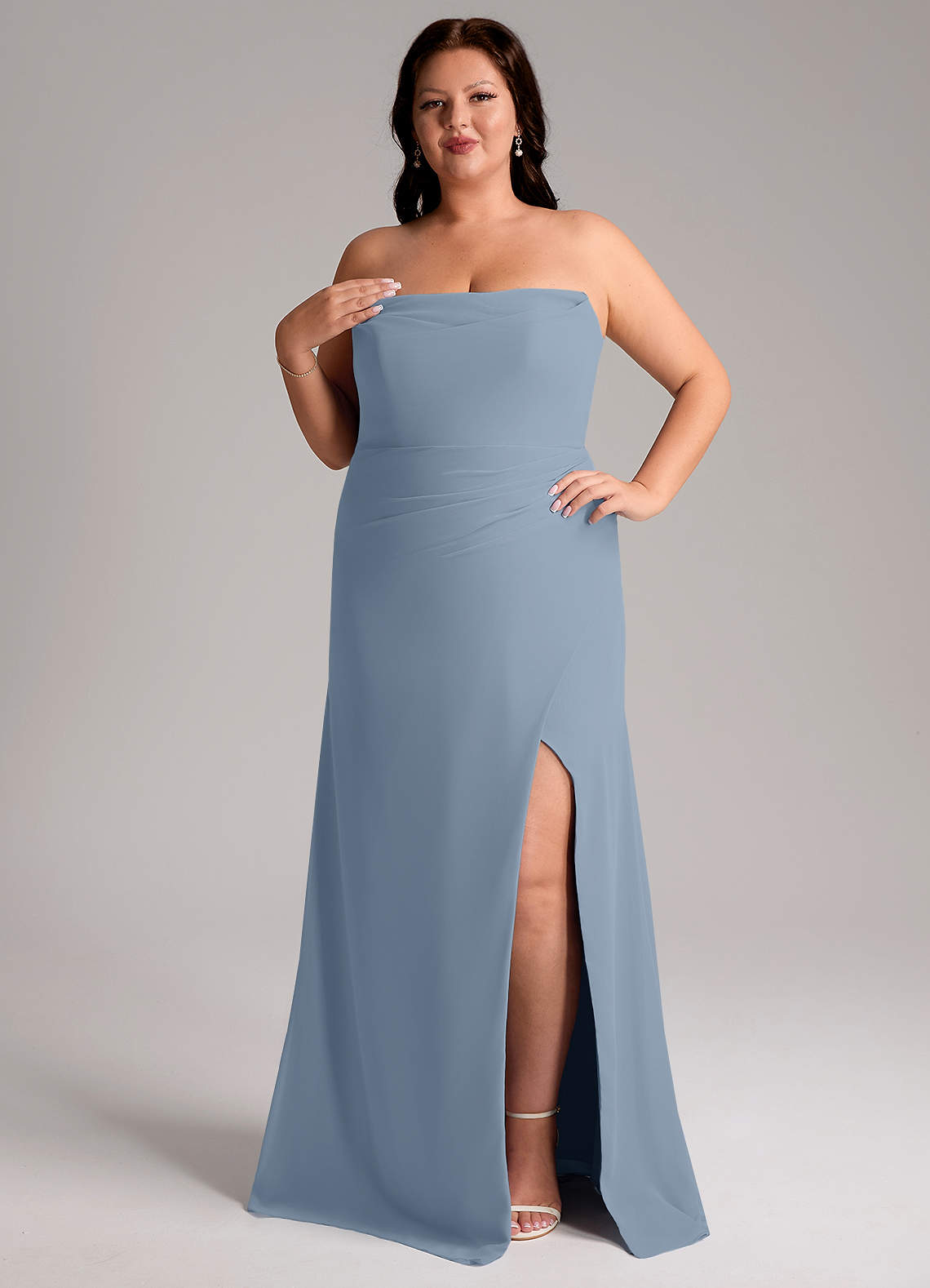 Azazie Leonis Vestidos de madrinha de casamento Vestido Azul Empoeirado de Chiffon de Bainha com Sem alças image11
