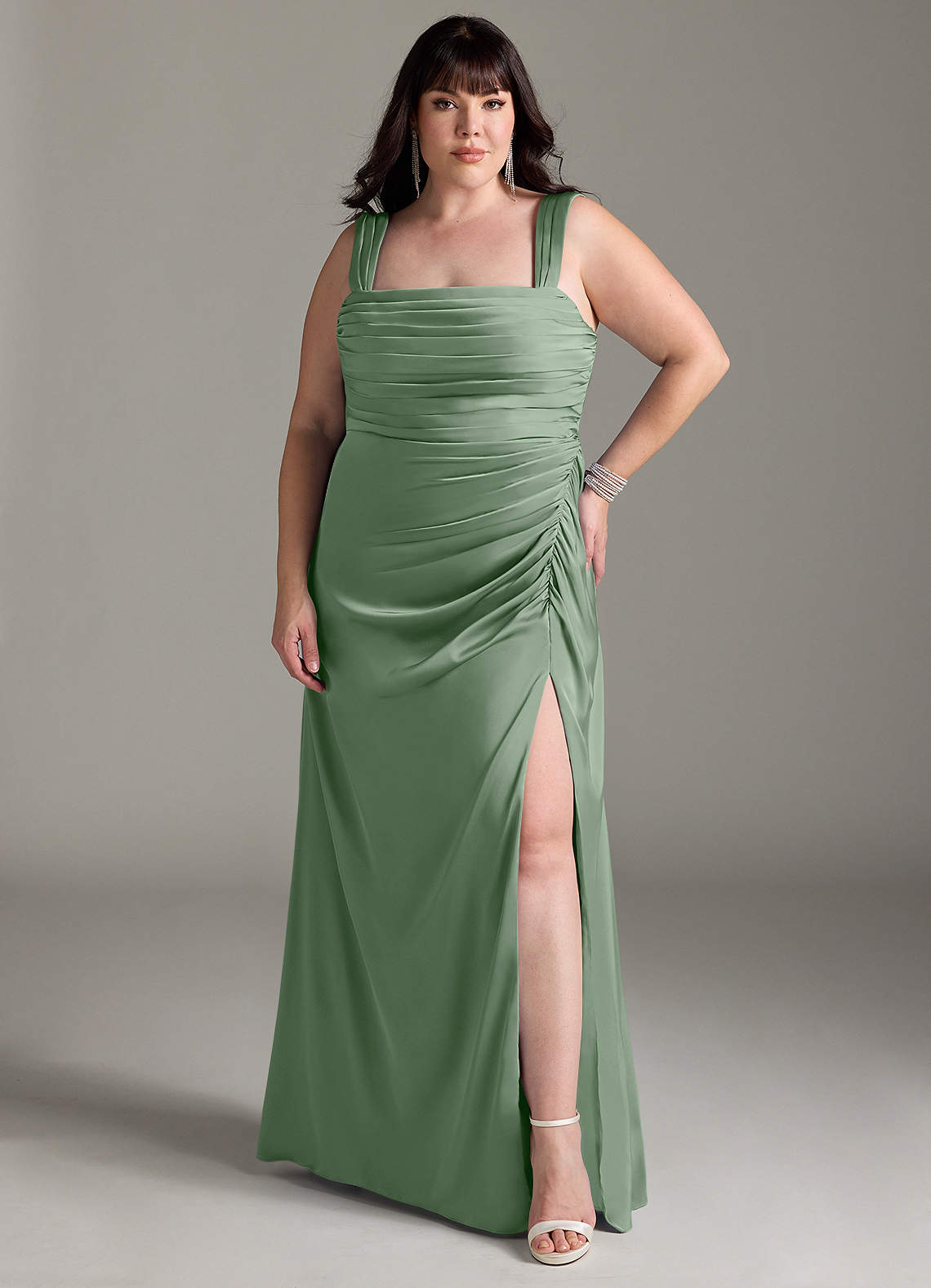 Azazie Jesaphine Vestidos de damas de honor Vestido de Matcha de Satén Elástico de Corte Recto con Lazo image7