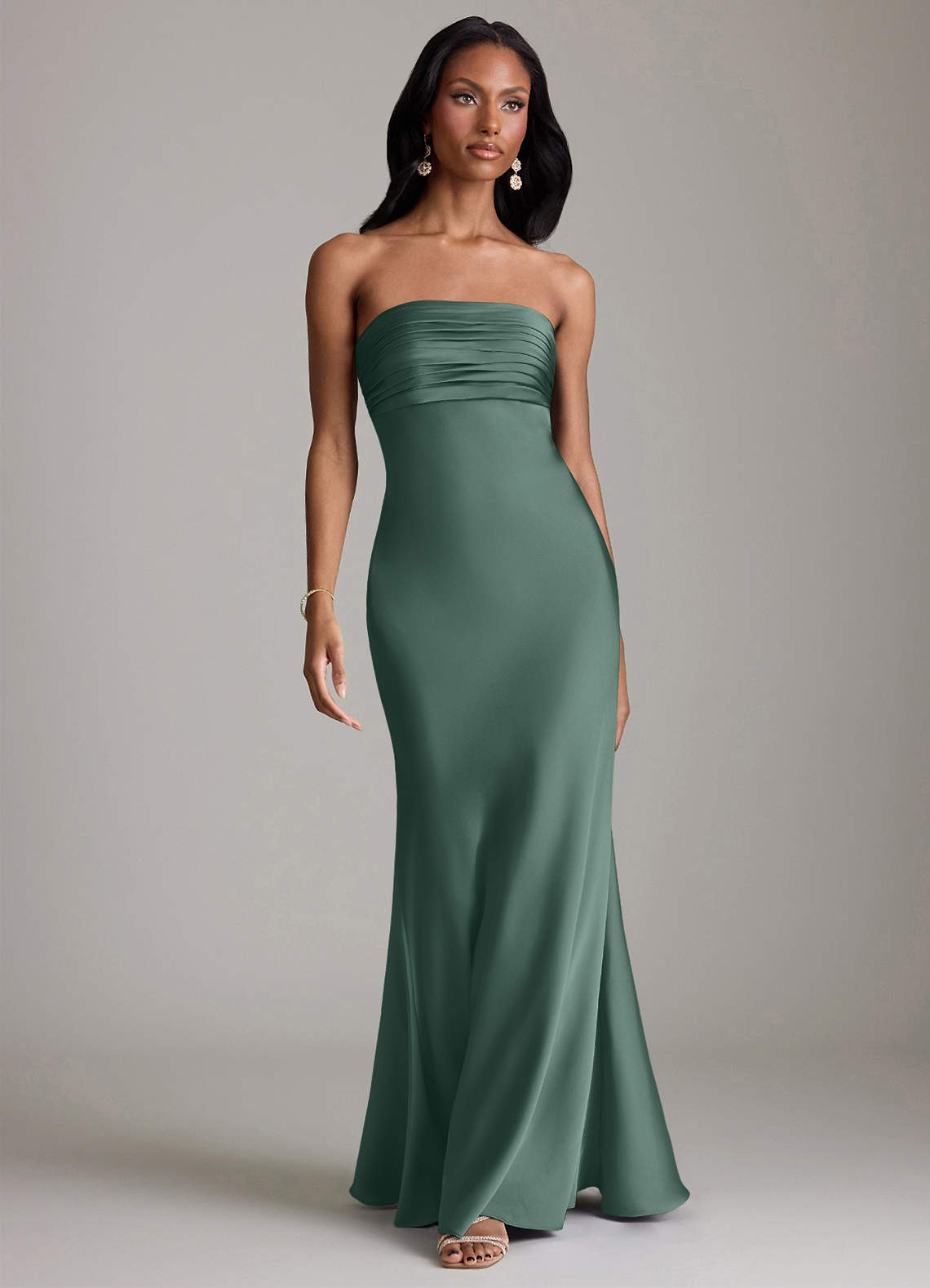 Azazie Saylor Brudtärnklänningar Klä av Sjöjungfru i Stretch Satin Axelbandslös Eukalyptus image1