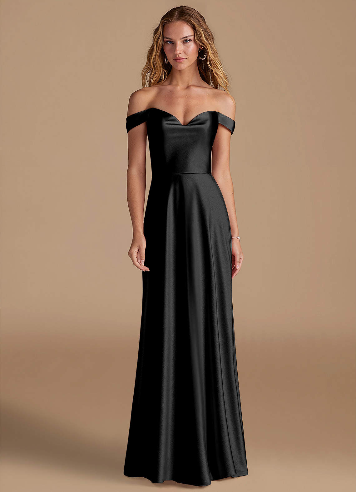 Azazie Jackalin Robes de demoiselle d'honneur Robe Trapèze Convertible en Satiné métallisé Épaule décolletée Noir image1