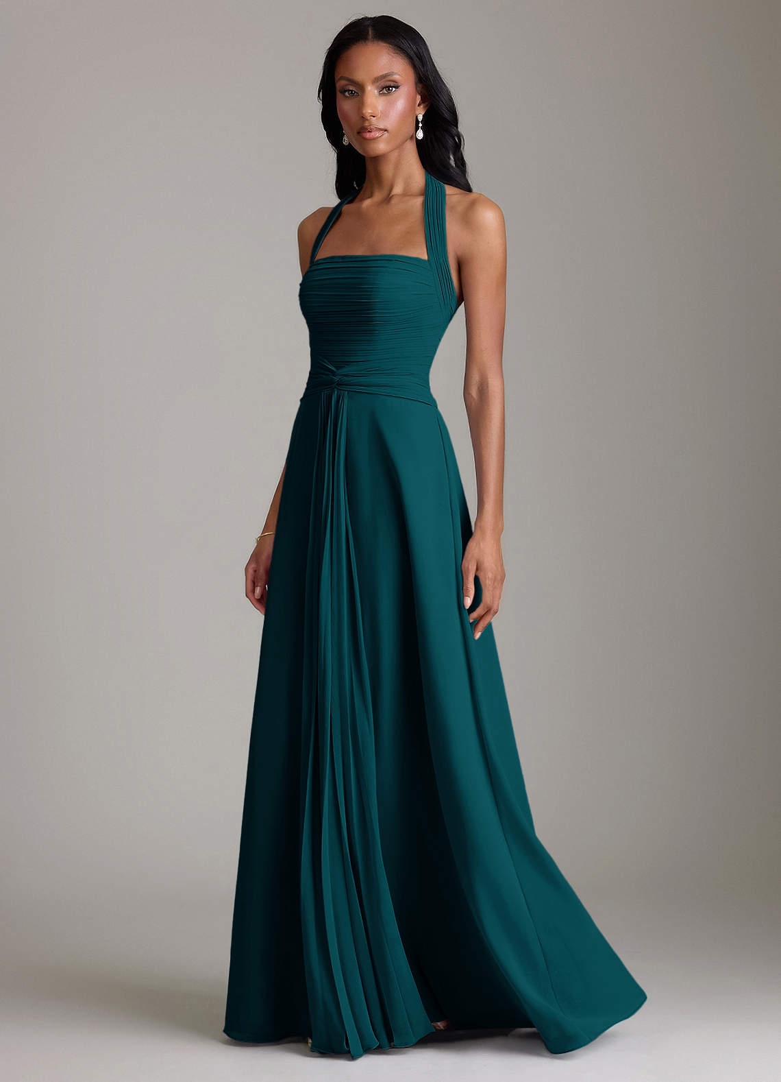 Azazie Clarisa Vestidos de damas de honor Vestido de Pino de Gasa de Corte en A con Plisado image5