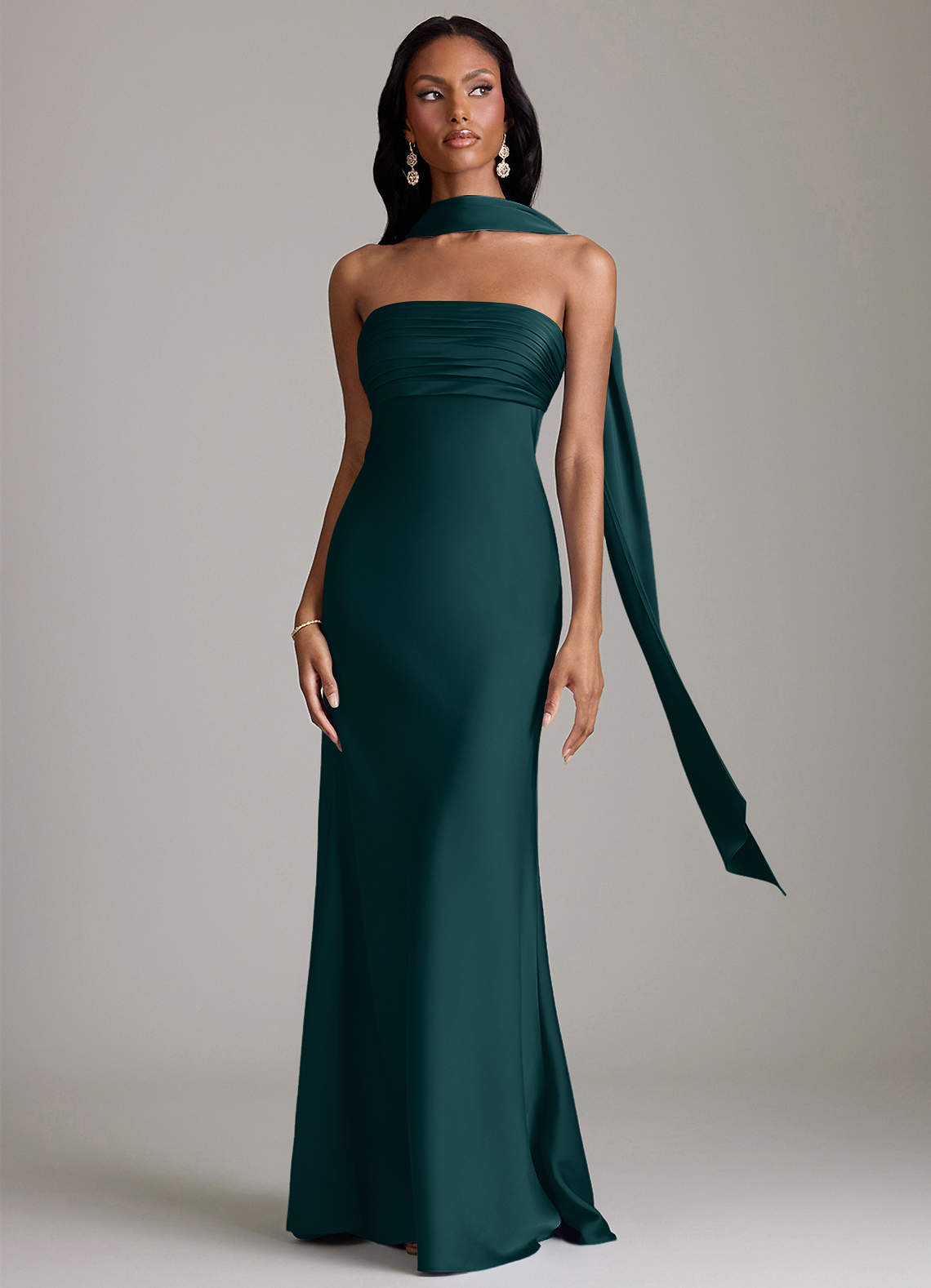 Azazie Saylor Vestidos de damas de honor Vestido de Pino de Satén Elástico de Corte Sirena con Sin tirantes image8