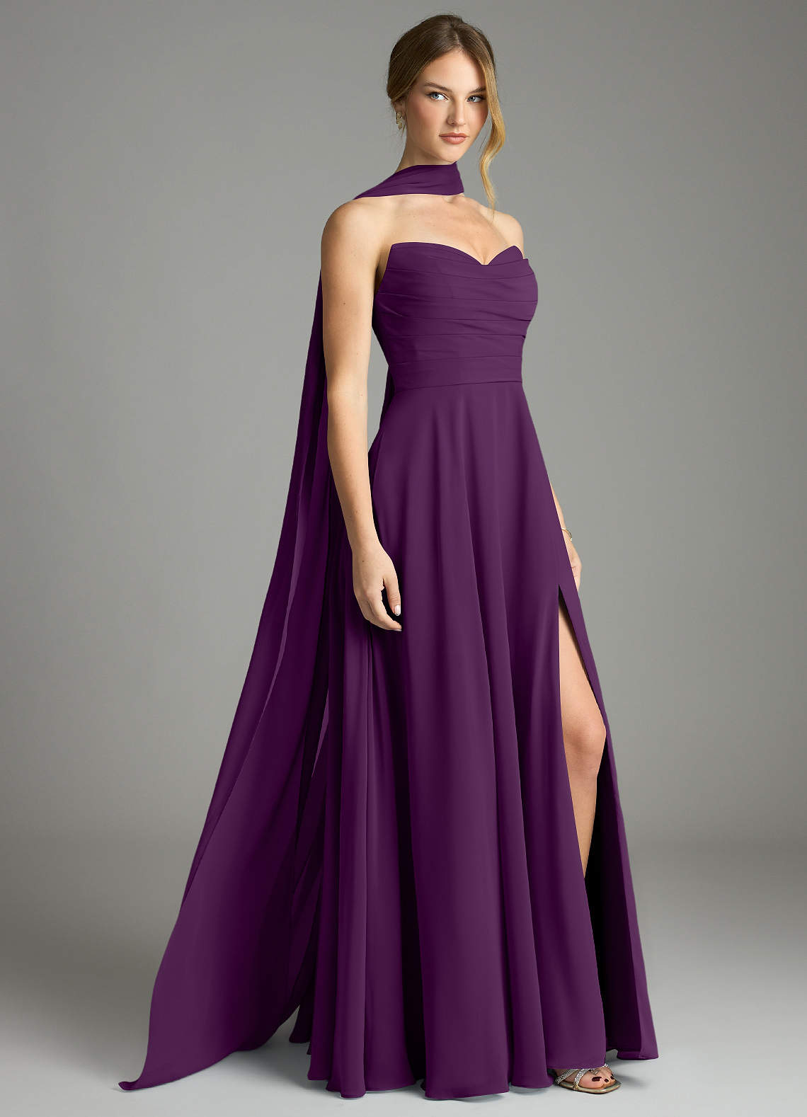 Azazie Ayla Abiti da Damigella Abito A-Line in Chiffon Scollo a Cuore Uva image1