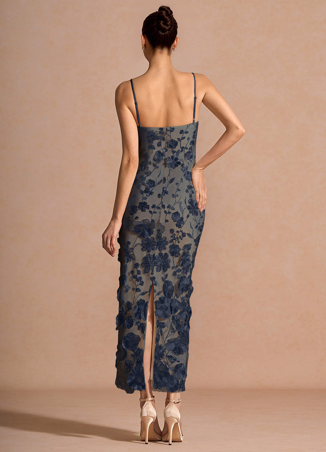 open lace back dress Self-Portrait - Black Guipure Lace Midi Dress main image 0