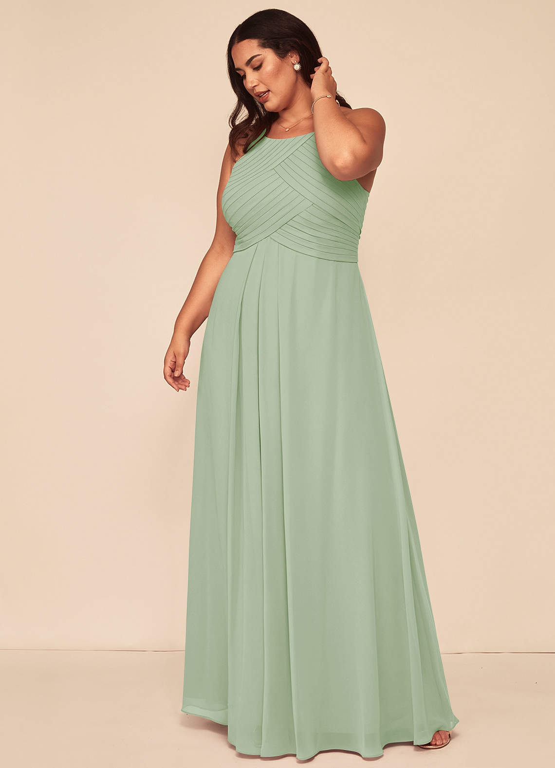 Azazie Ginger Vestidos de damas de honor Vestido de Salvia Polvorienta de Gasa de Corte en A con Halter Plisado image11