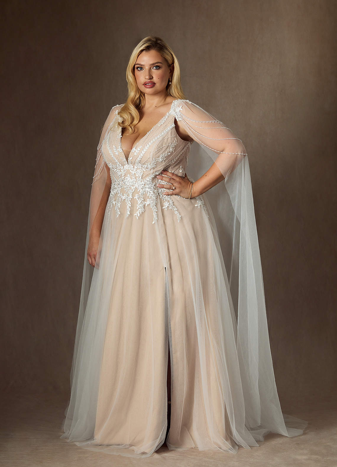 Azazie Goddess Robes de mariée Robe Trapèze en Tulle Col V à paillettes Diamant Blanc Champagne image11