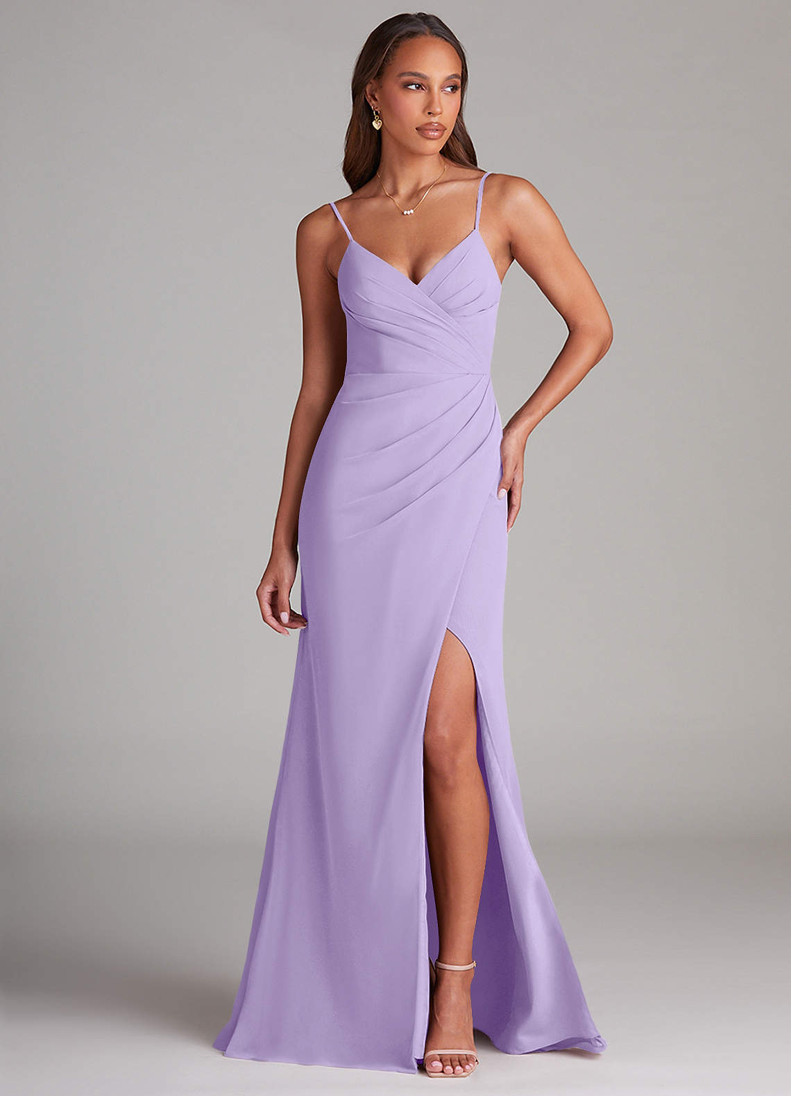 Azazie Maci Robes de demoiselle d'honneur Robe Fourreau en Mousseline de soie Plissée Lilas image1