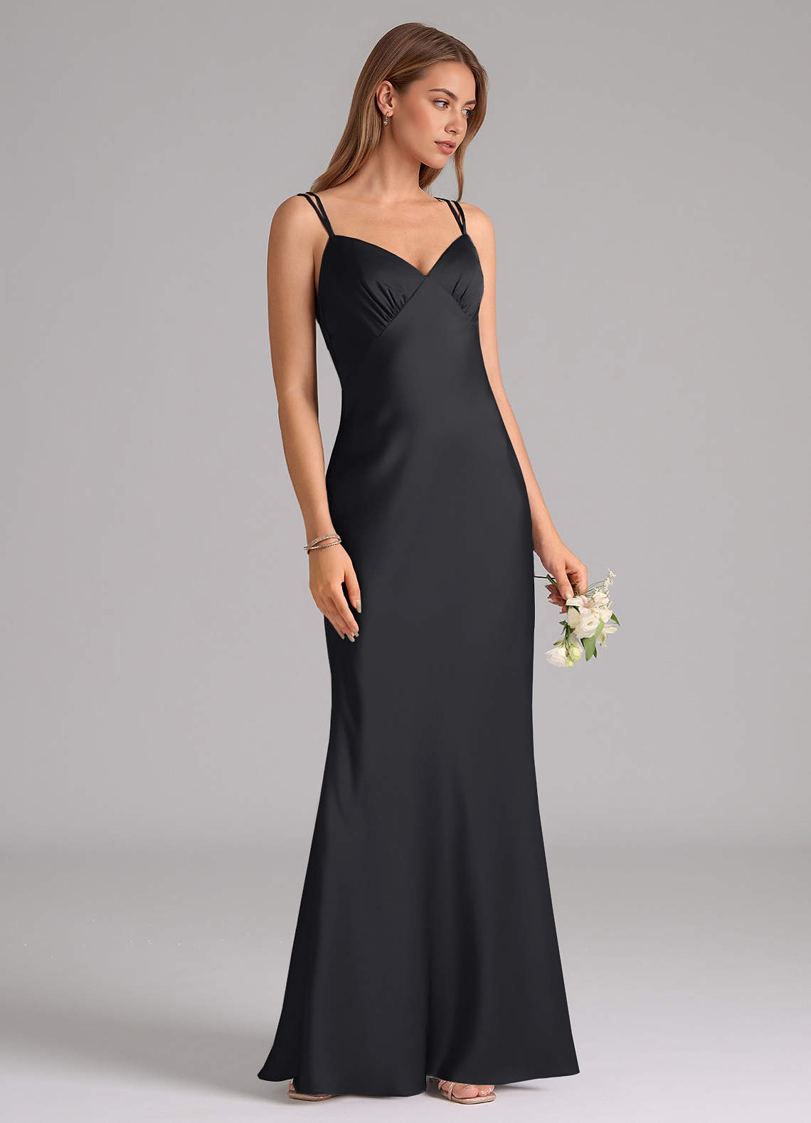 Azazie Suttona Vestidos de damas de honor Vestido de Negro de Satén Elástico de Corte en A con Plisado image1
