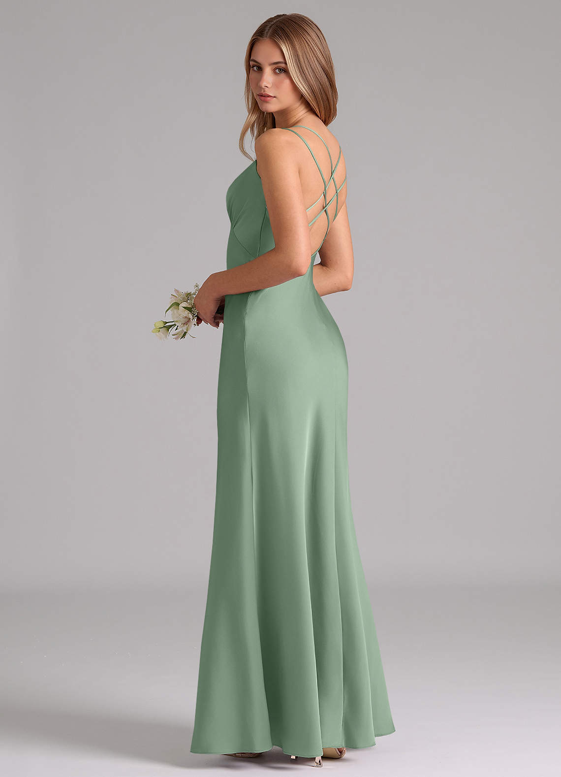 Azazie Suttona Vestidos de damas de honor Vestido de Matcha de Satén Elástico de Corte en A con Plisado image1