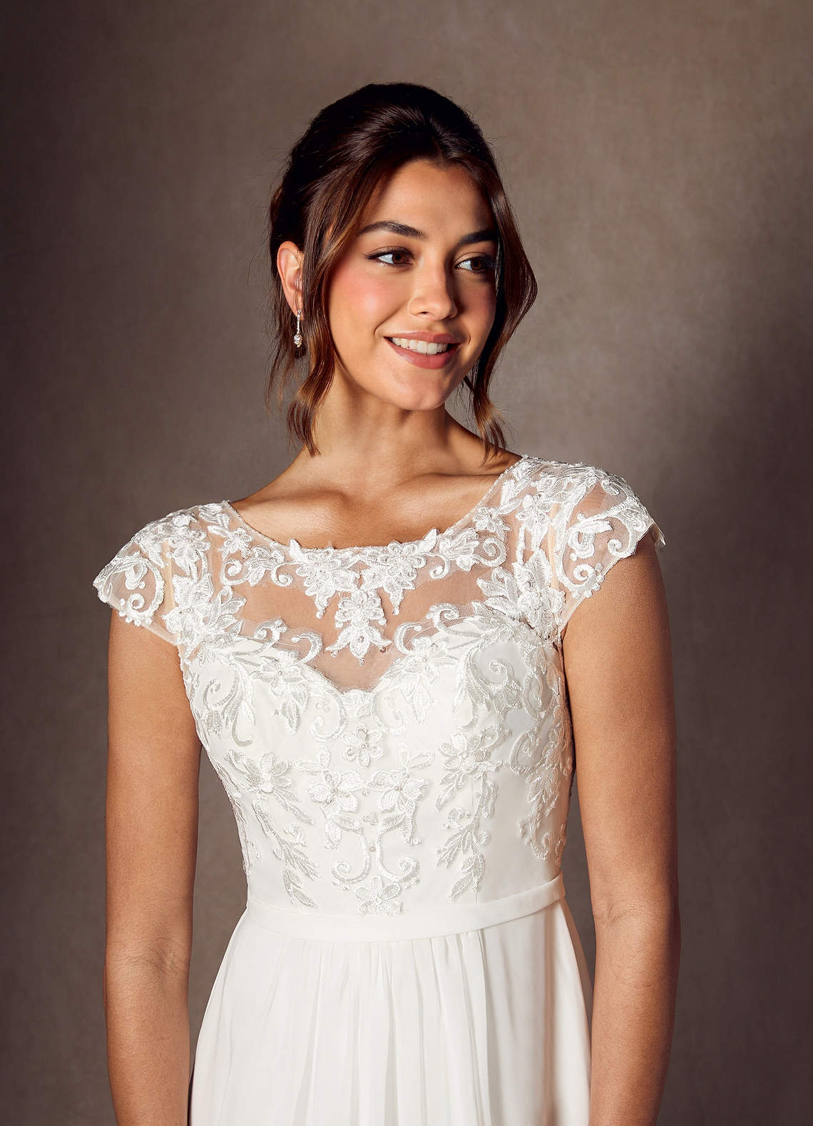 Azazie Brynslee Abiti da Sposa Abito A-Line in Chiffon con Scollo a U e Paillettes Bianco Diamante image3