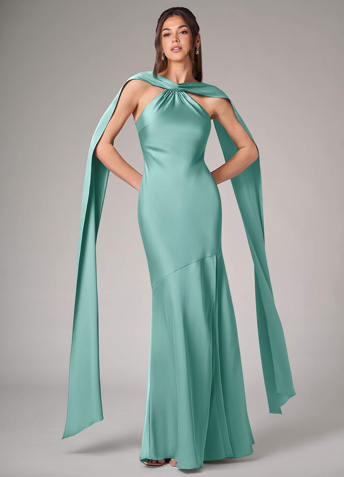Azazie Kinsley Vestidos de damas de honor Vestido de Aqua de Satén Elástico de Corte Sirena con Corte Lateral image1
