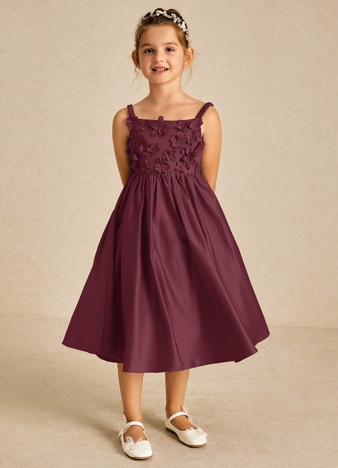 Azazie Midge Robe Demoiselle D'honneur Fillette Robe Trapèze en Mat Satiné Arc Cabernet image1