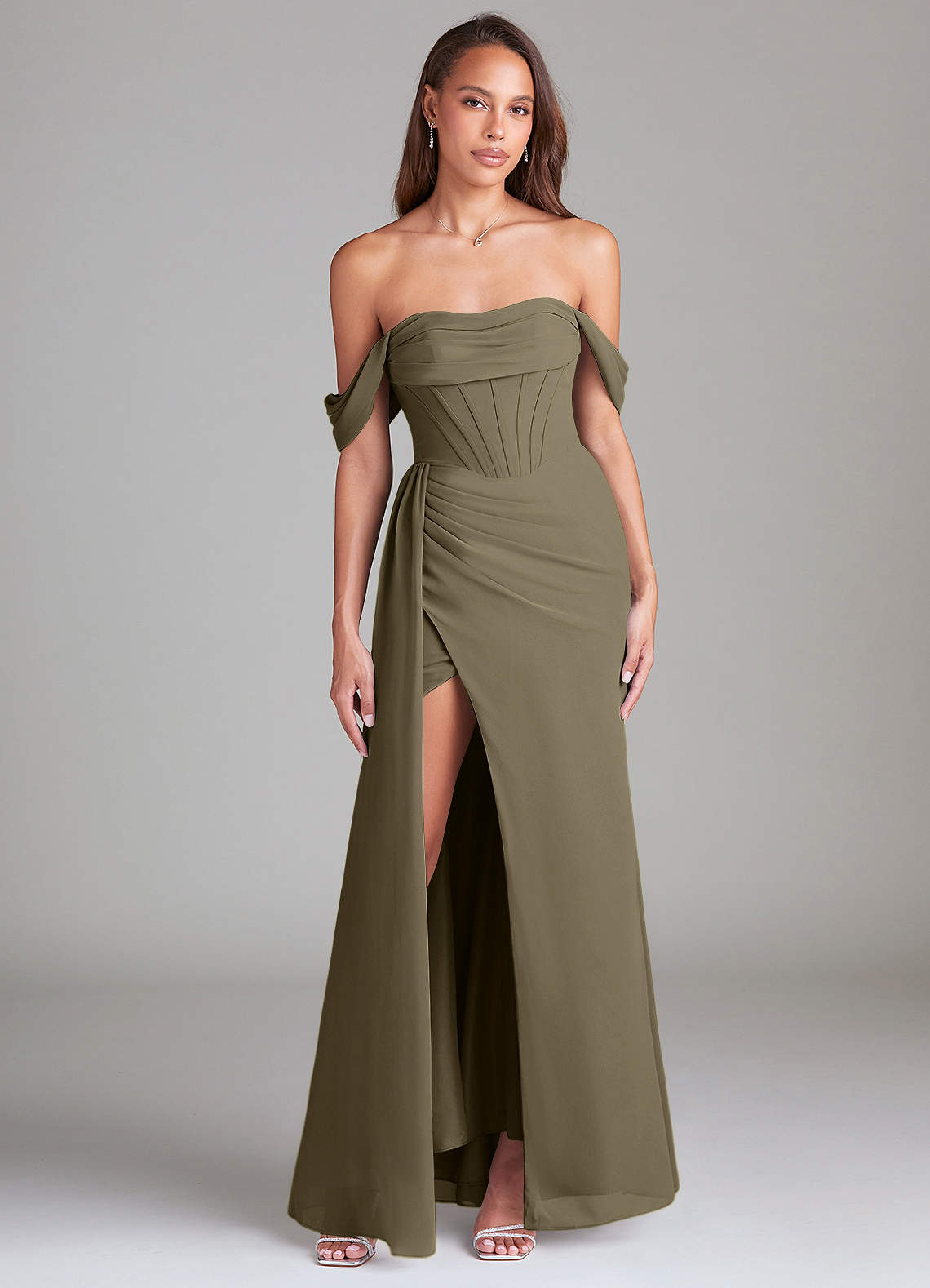 Azazie Amyra Abiti da Damigella Abito Convertibile Tubino in Chiffon a Spalla Scoperta Willow Green image1