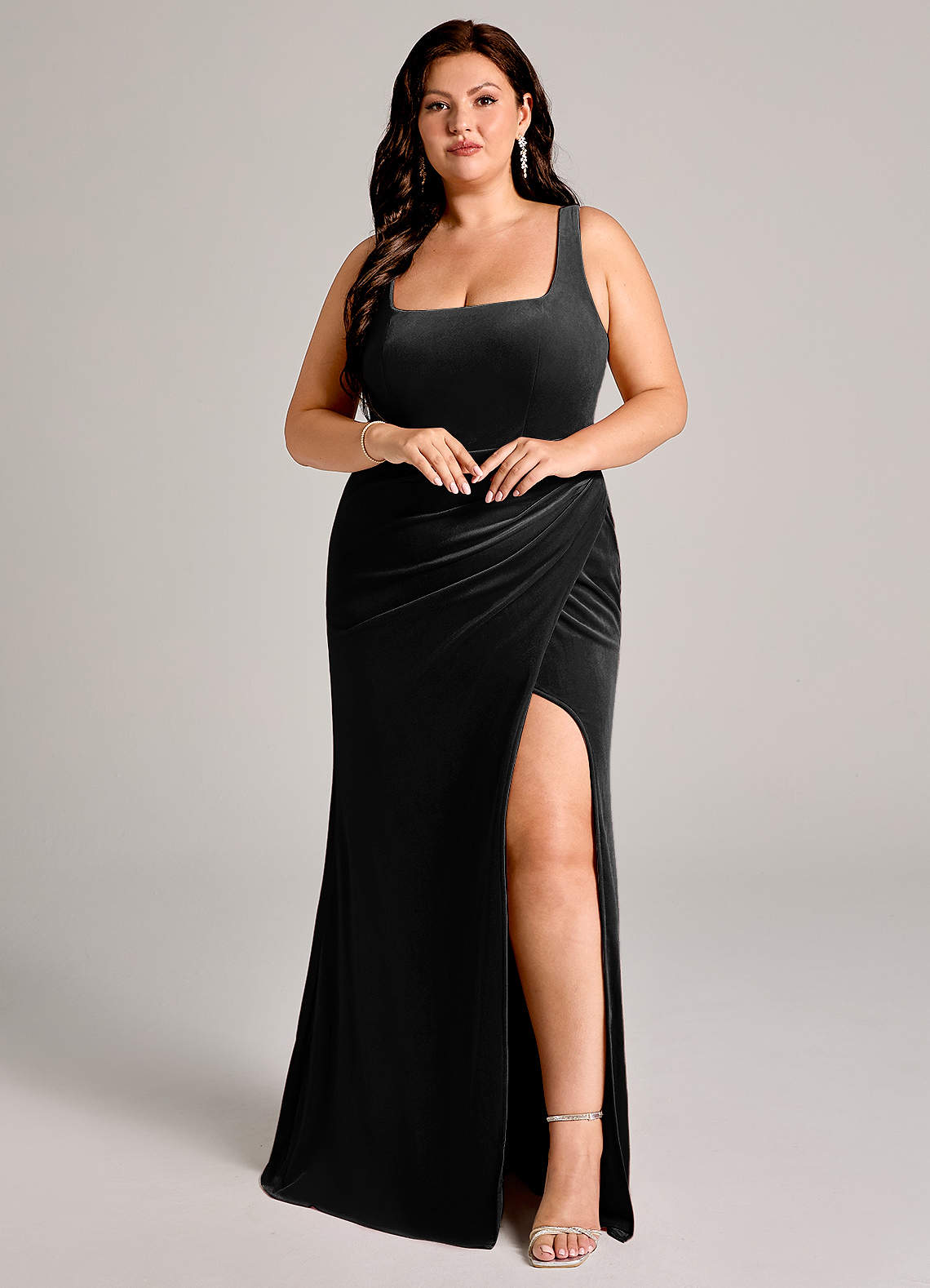 Azazie Mero Robes de demoiselle d'honneur Robe Sirène en velours Plissée Noir image11