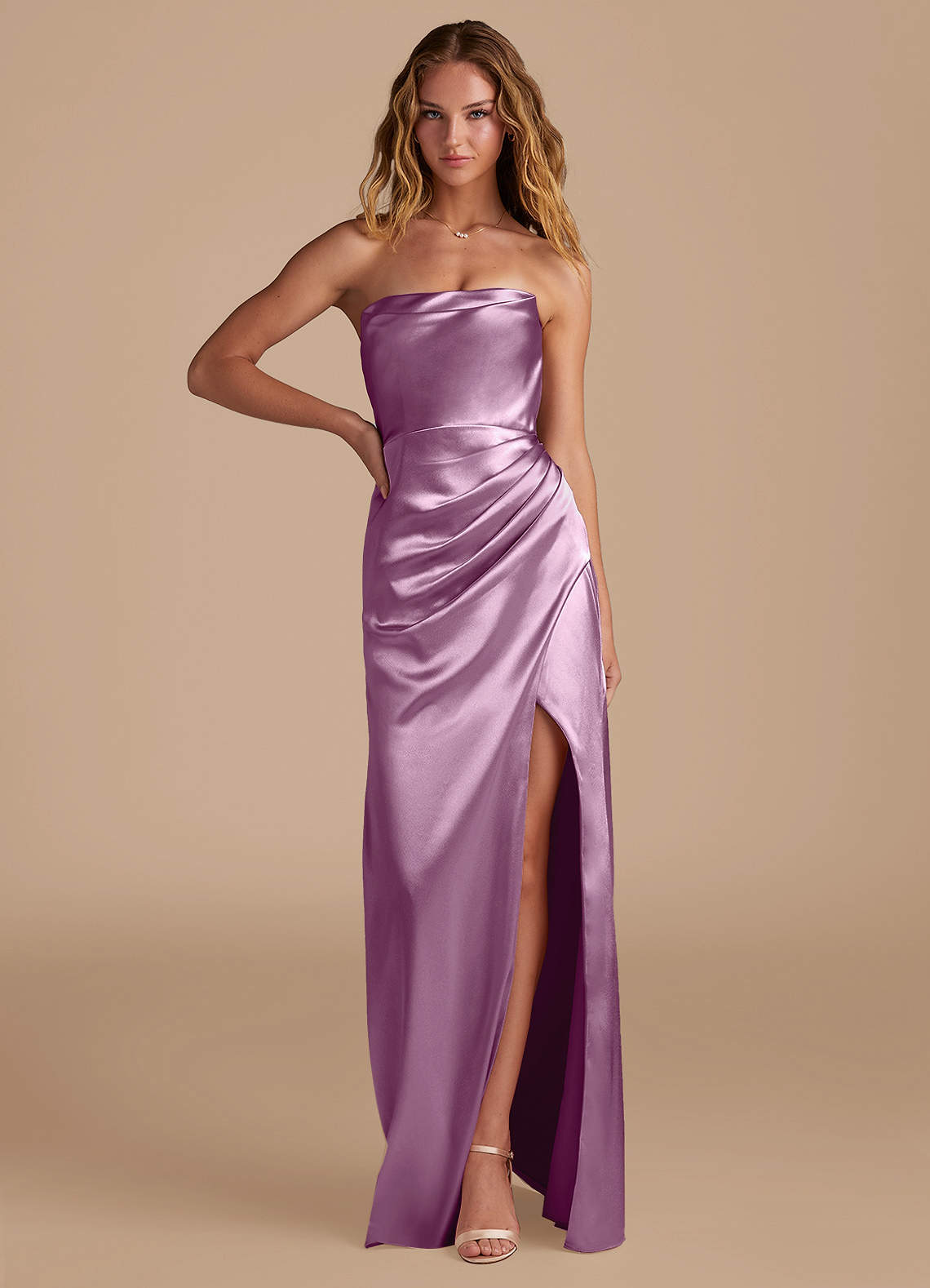 Azazie Leonis Vestidos de damas de honor Vestido de Glicinia de Satén Metálico de Corte Sirena Convertible con Plisado image1
