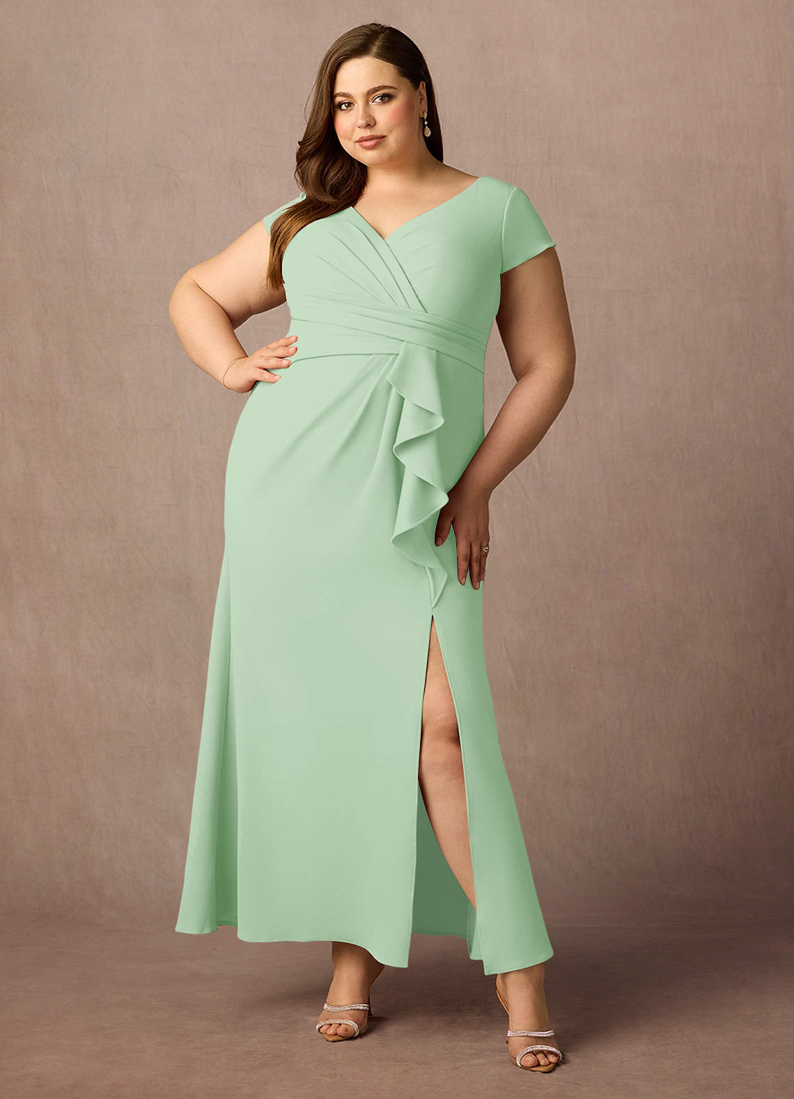Azazie Tana Vestidos para mãe da noiva Vestido Dusty Sage de Crepe Esticado de sereia com Plissado image1