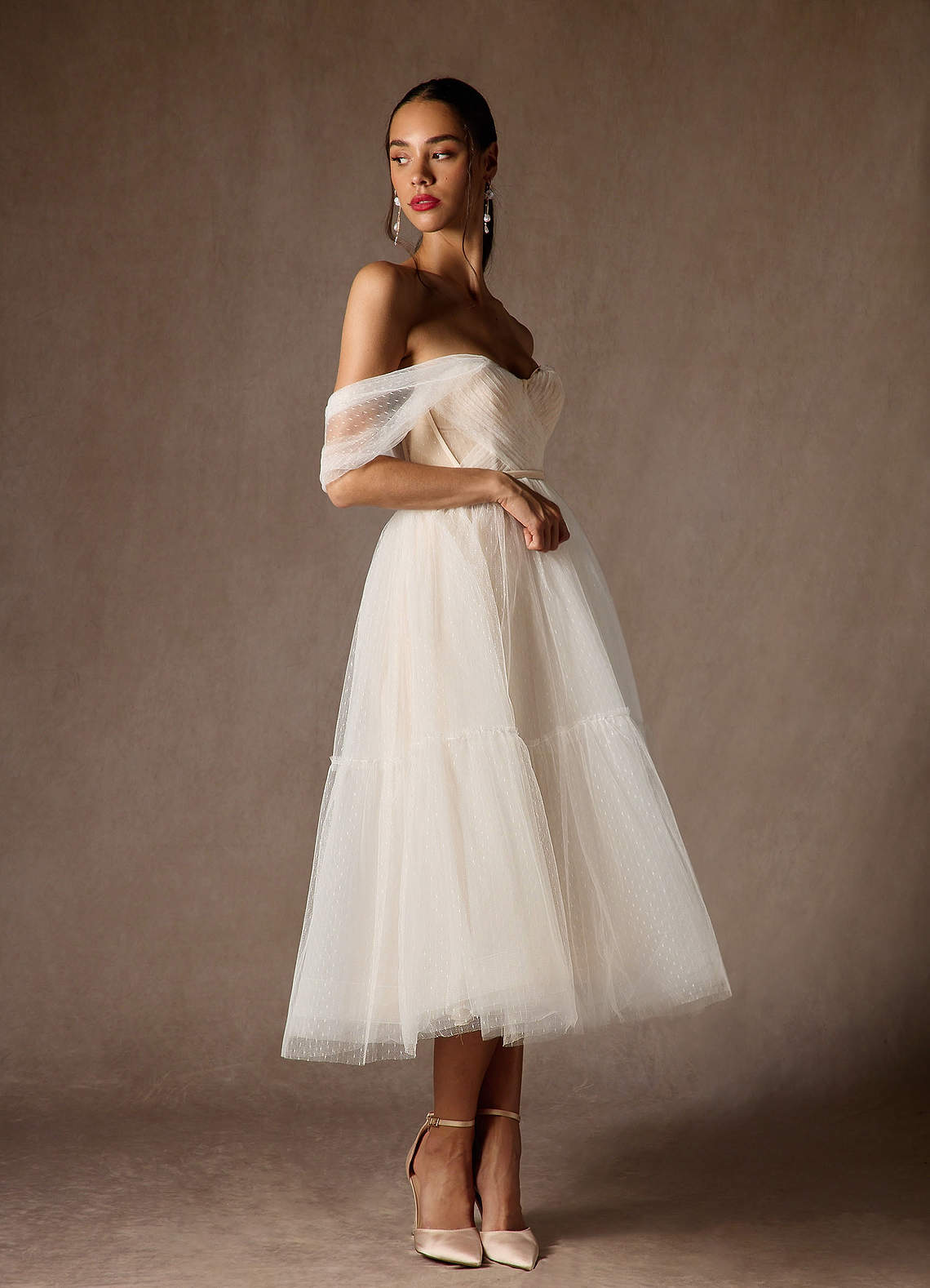 Azazie Vienna At-home Try On Dresses Diamond White Champagne A-Line Off-The-Shouler Tulle Dress image4