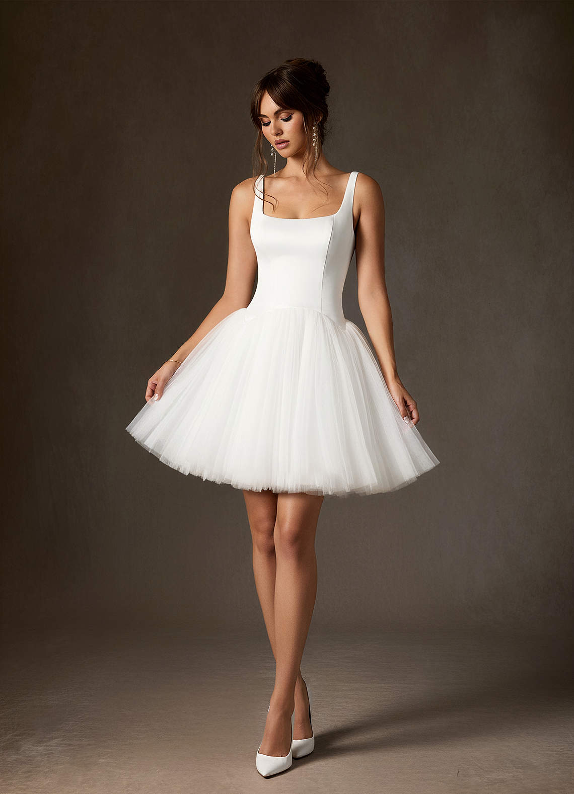 Azazie Annora Vestidos de novia Vestido de Diamante Blanco de Tul de Corte en A con Escote Cuadrado image5