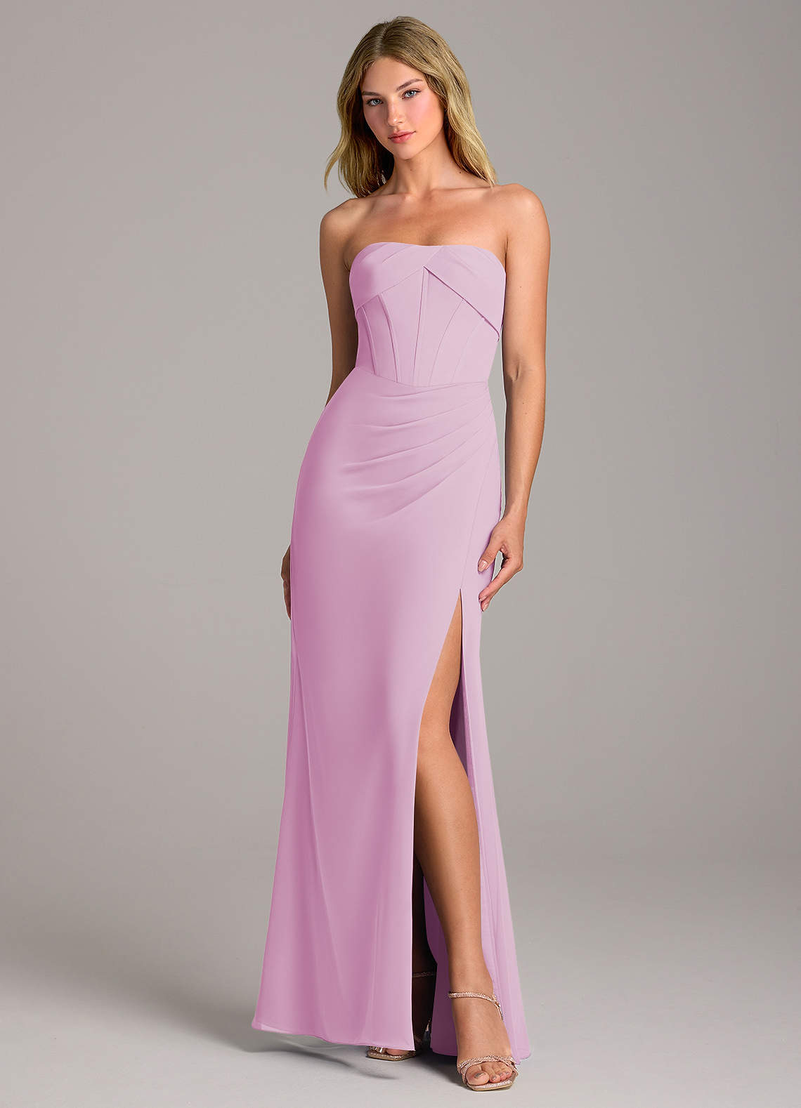 Azazie Chantel Robes de demoiselle d'honneur Robe Fourreau Convertible en Mousseline de soie Sans bretelle Rose Bonbon image1