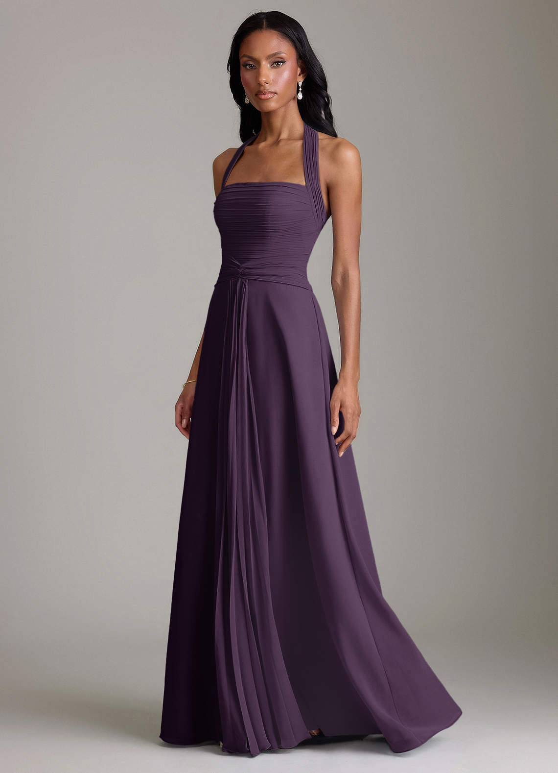 Azazie Clarisa Vestidos de damas de honor Vestido de Ciruela de Gasa de Corte en A con Plisado image5