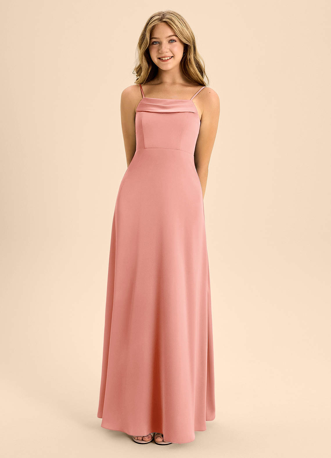 Azazie Anselie Junior Vestido Coral de Cetim elástico de Linha A com Fora do ombro image3