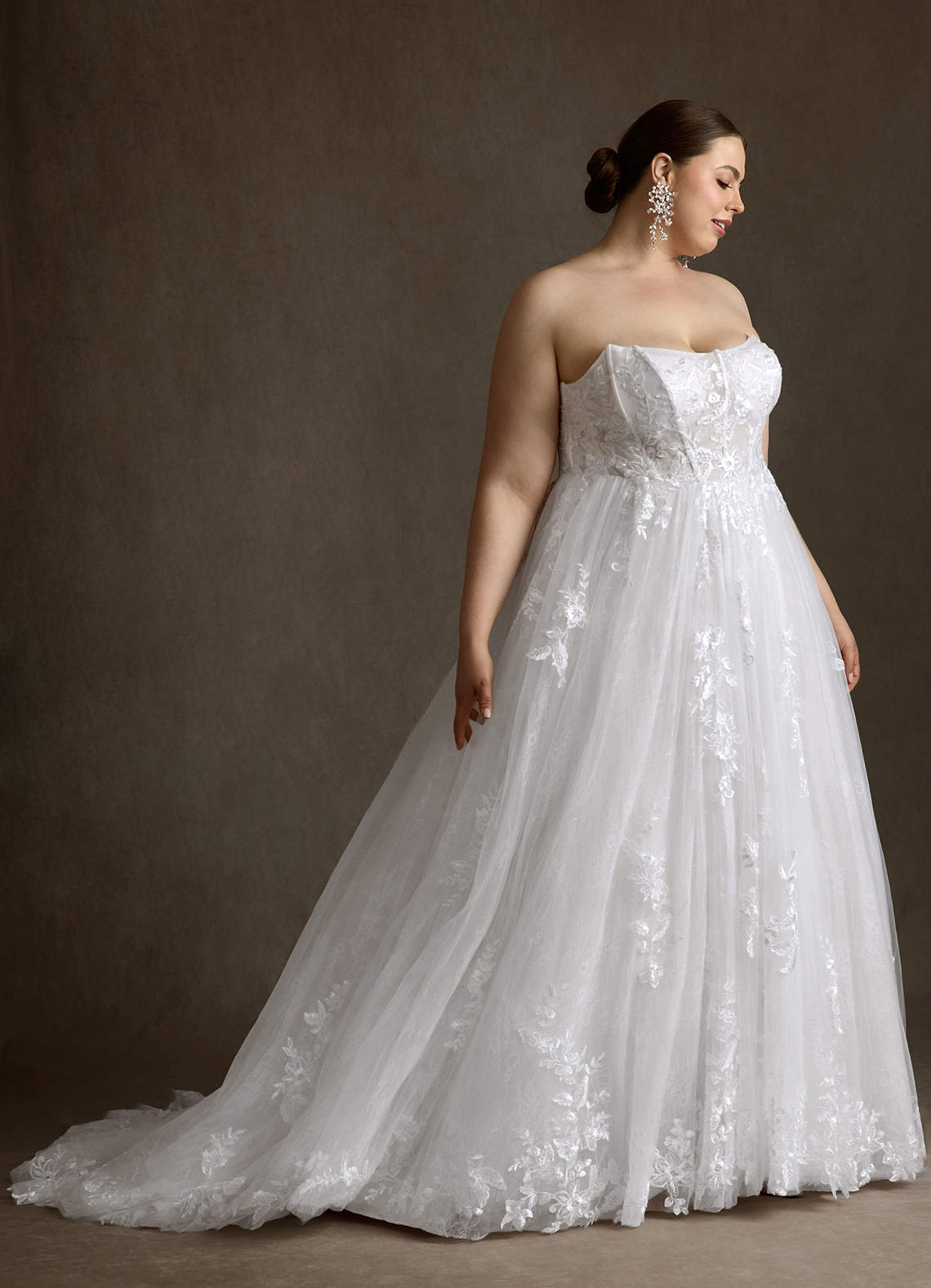 Azazie Elowyn Wedding Dresses Diamond White Ball-Gown Strapless Lace Dress image23