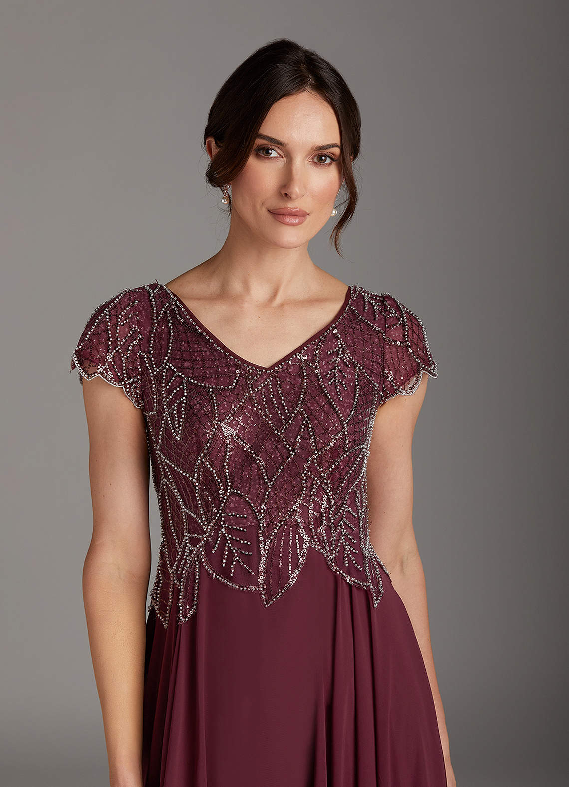 Azazie Eleanor vestidos de madre de la novia Vestido de Cabernet de Gasa de Corte En A con Lentejuela image1