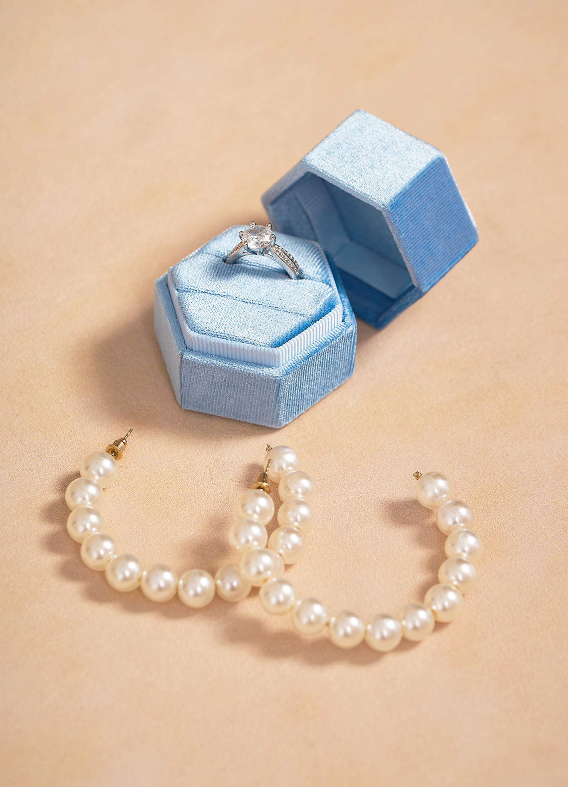 front Pendientes de aro grandes de perla