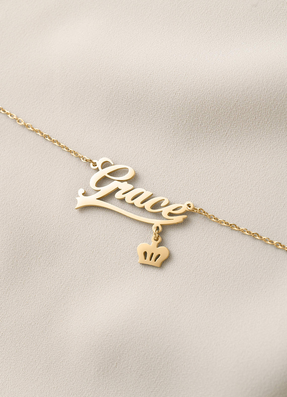 front Collier avec nom personnalisé et couronne