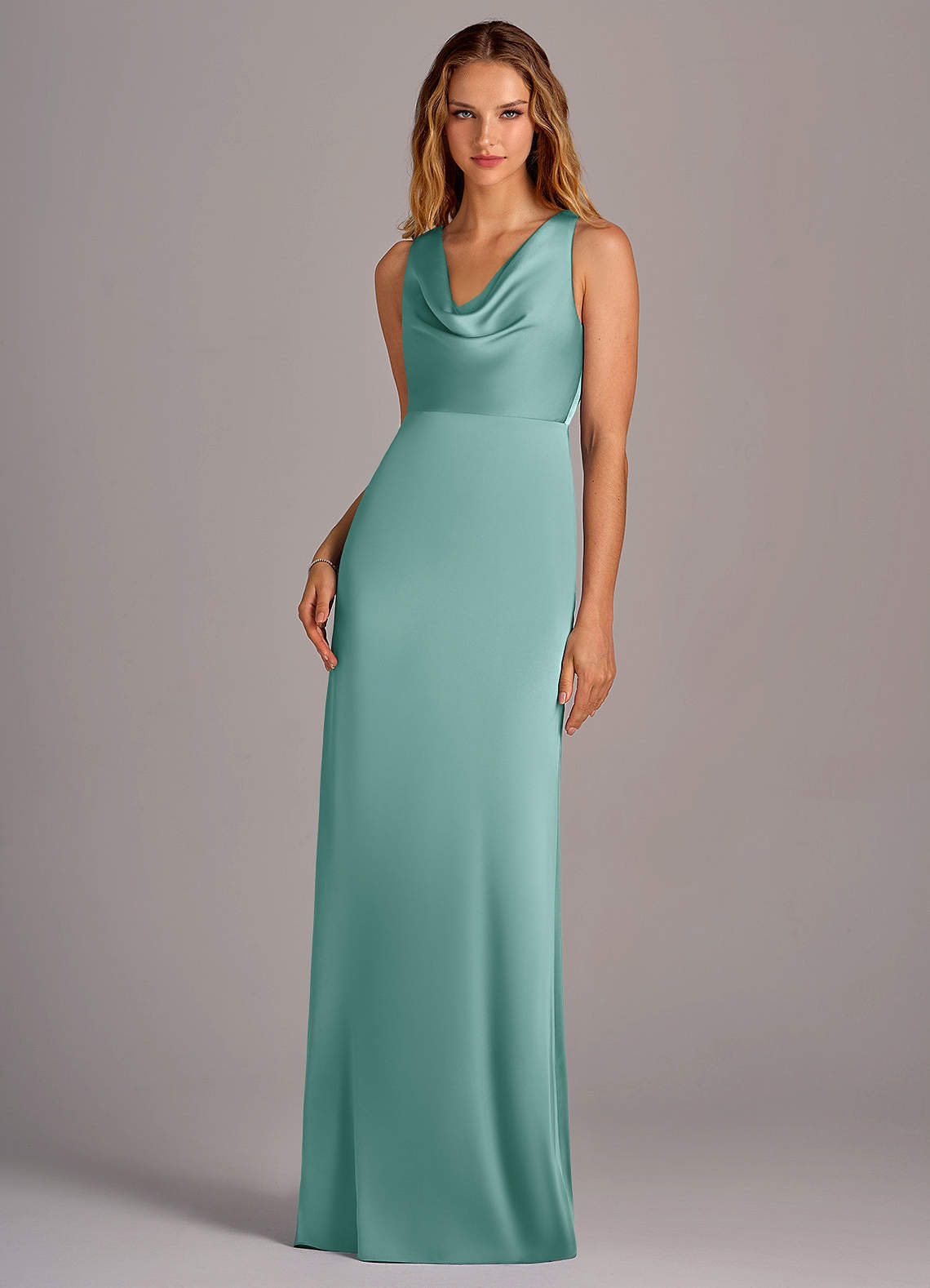 Azazie Wrenlee Vestidos de damas de honor Vestido de Aqua de Satén Elástico de Corte en A image1