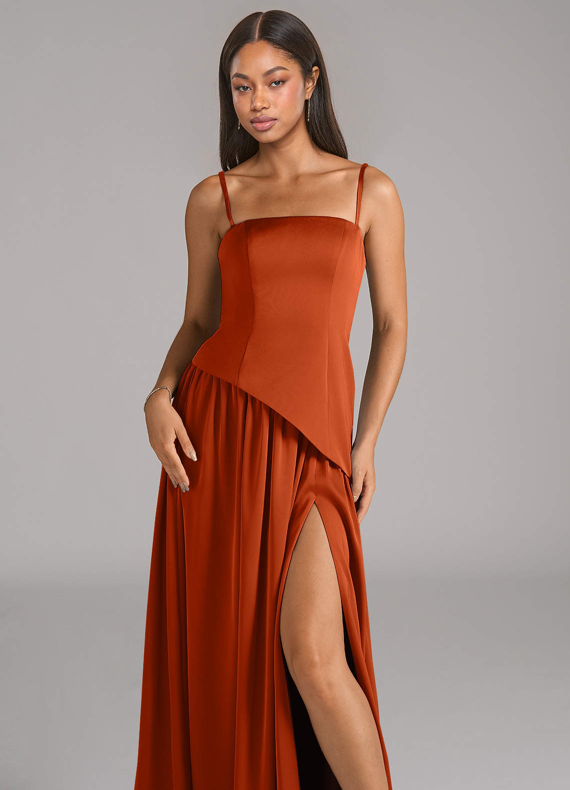 Azazie Adeline Vestidos de damas de honor Vestido de Naranja Quemada de Satén Elástico de Corte en A Convertible con Sin tirantes image1