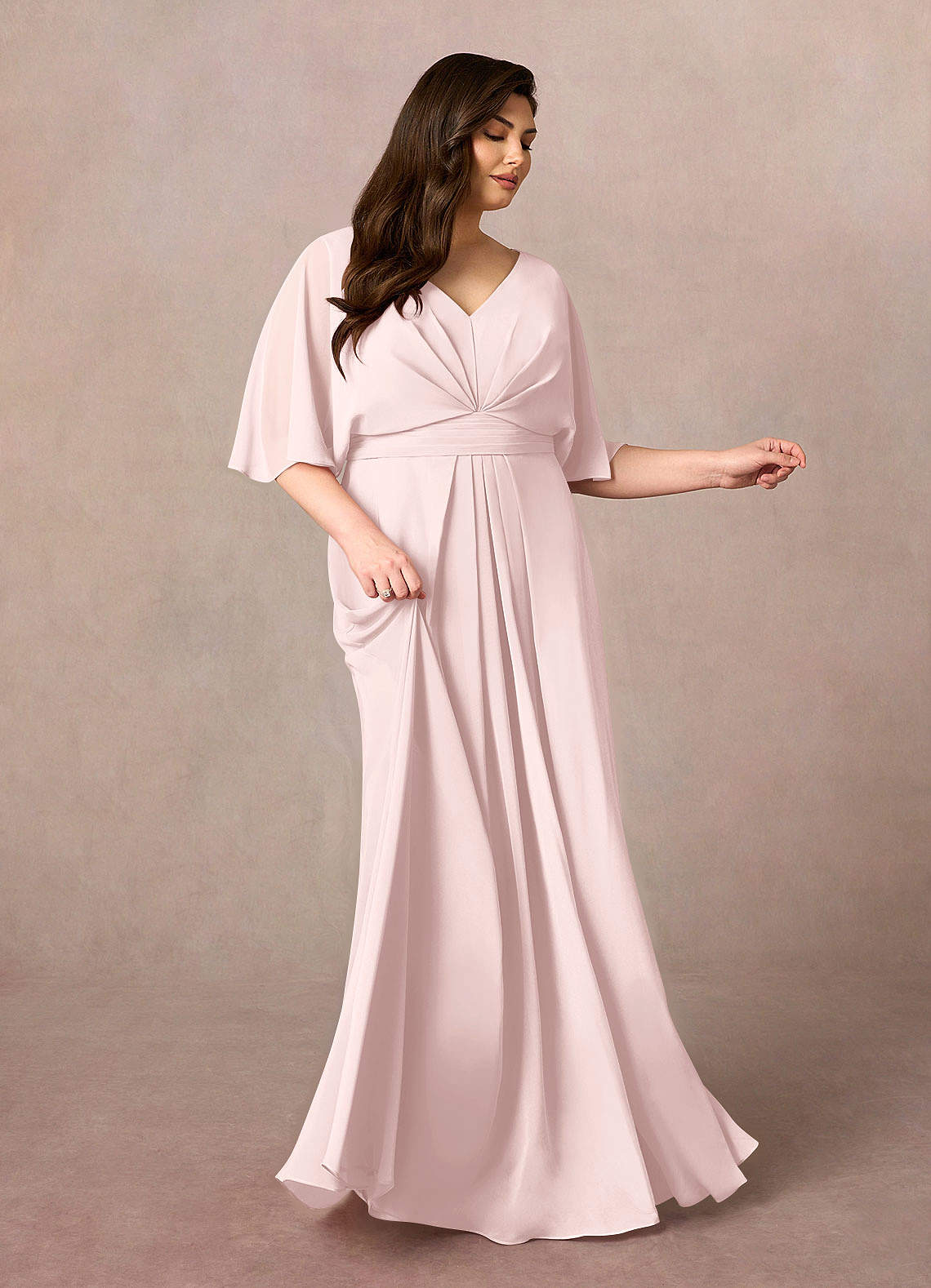 スーツ・フォーマル・ドレス random tulle layered iris pleats OP Azazie Oksana Blushing Pink A-Line V-Neck Pleated Chiffon Dress