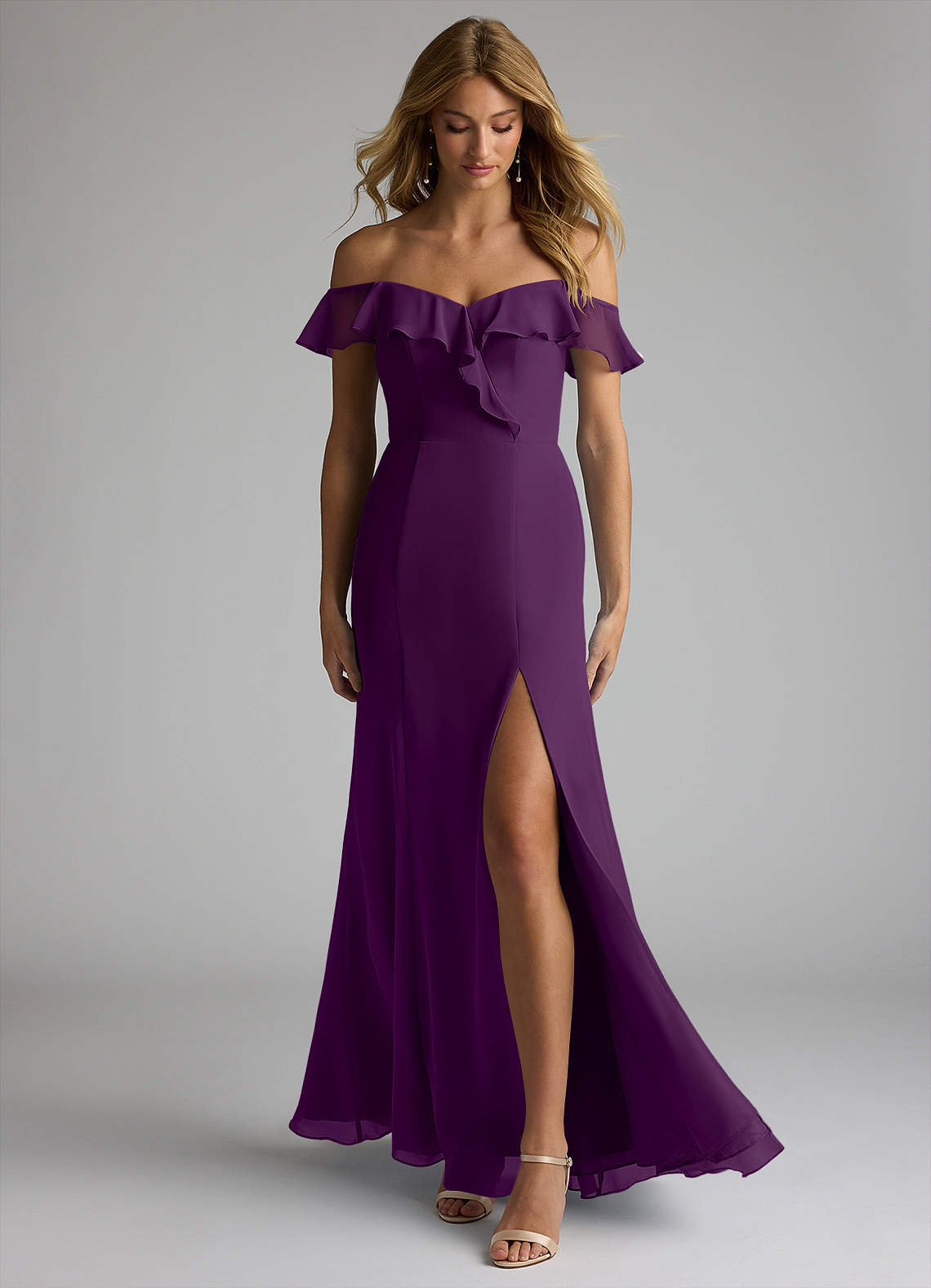 Azazie Sophie Robes de demoiselle d'honneur Robe Trapèze Convertible en Mousseline de soie Épaule décolletée Grain De Raisin image1
