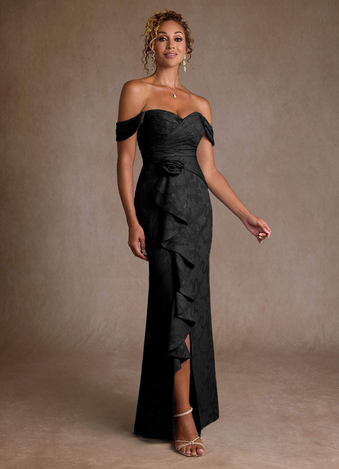 Azazie Irene Moeder van de bruid jurken A-Lijn Jurk van Bloemen Burn-out Off the Shoulder Zwart image1