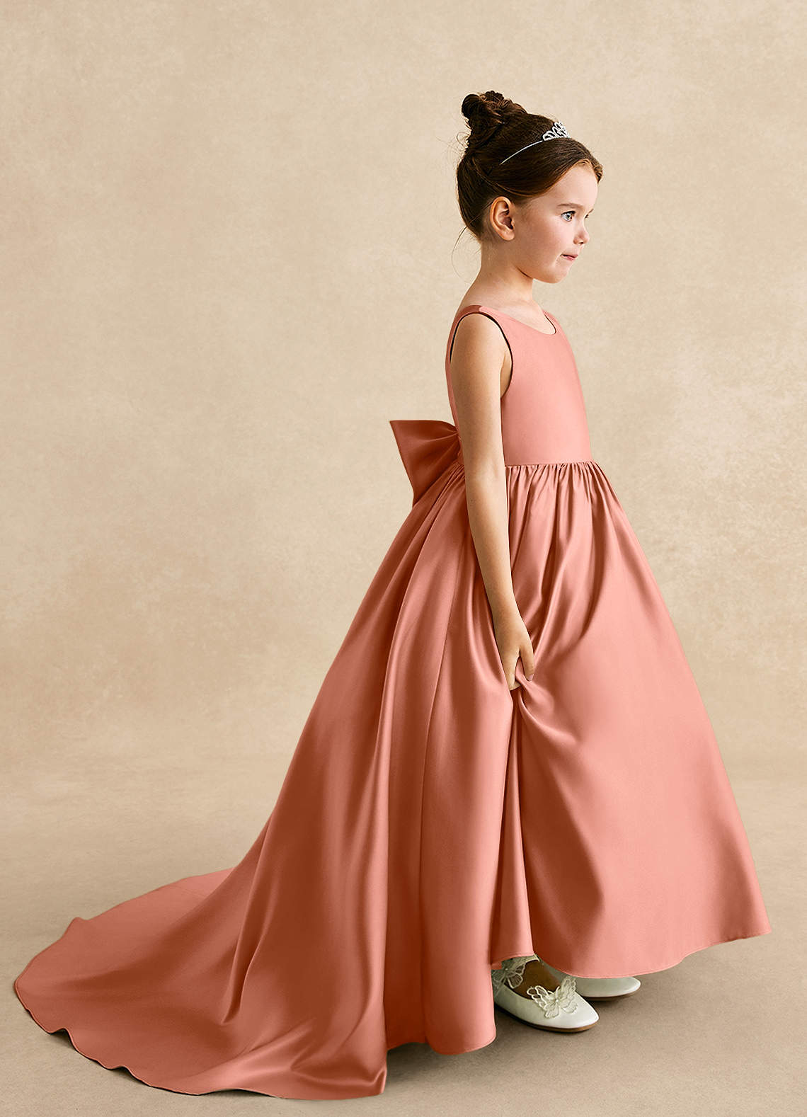 Azazie Mimia Robe Demoiselle D'honneur Fillette Robe Trapèze en Mat Satiné Arc Mai Tai image1