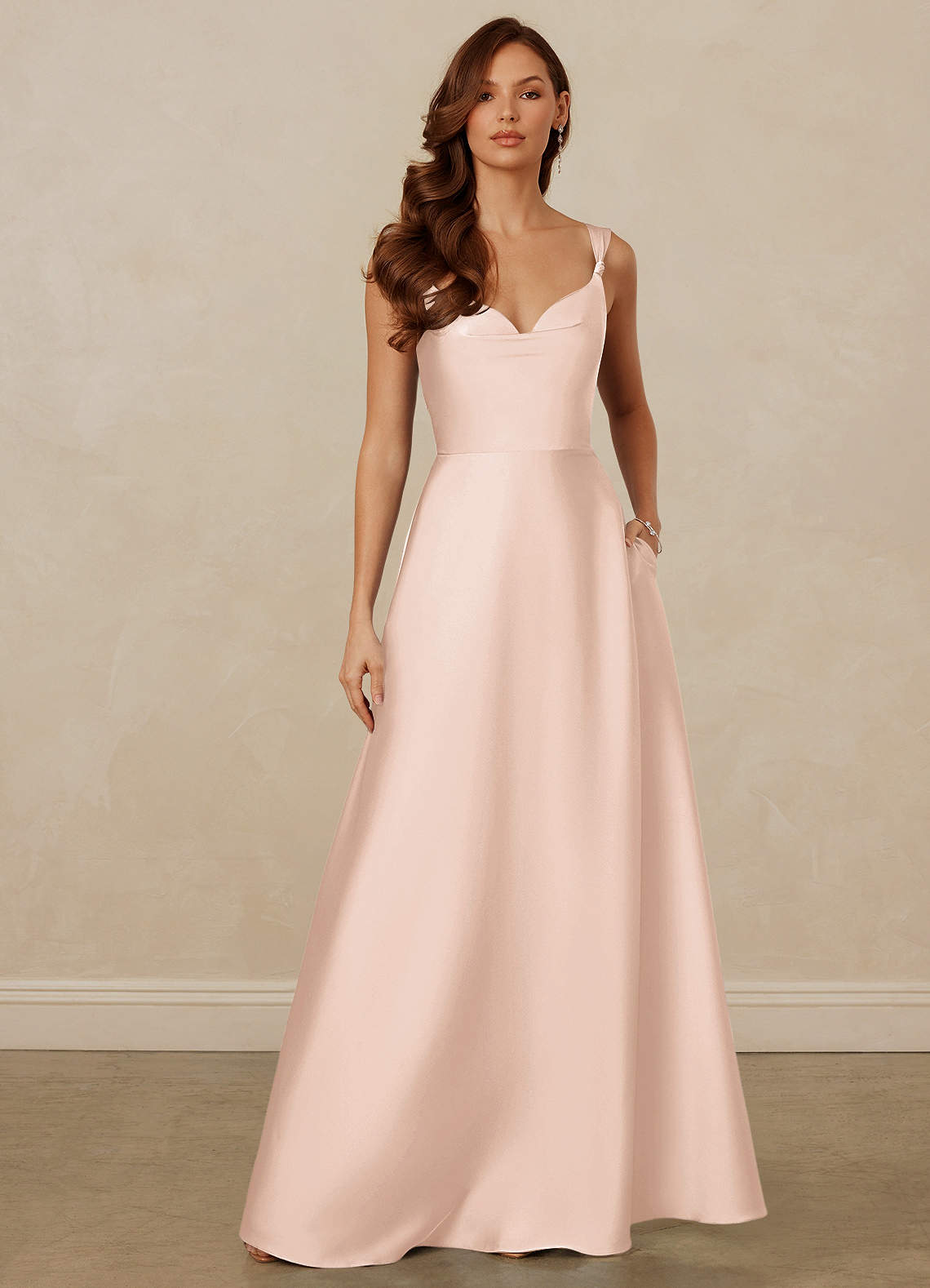 Christian Siriano Bridal for Azazie 1001 Robes de demoiselle d'honneur Robe Trapèze en Satin extensible Encolure en Forme de Cœur Rose Pâle image1