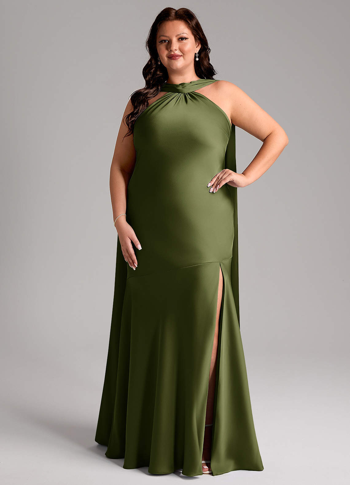 Azazie Kinsley Jurken voor bruidsmeisjes Jurk van Stretch Satijn met Zeemeermin Zijsplit Olijf image6