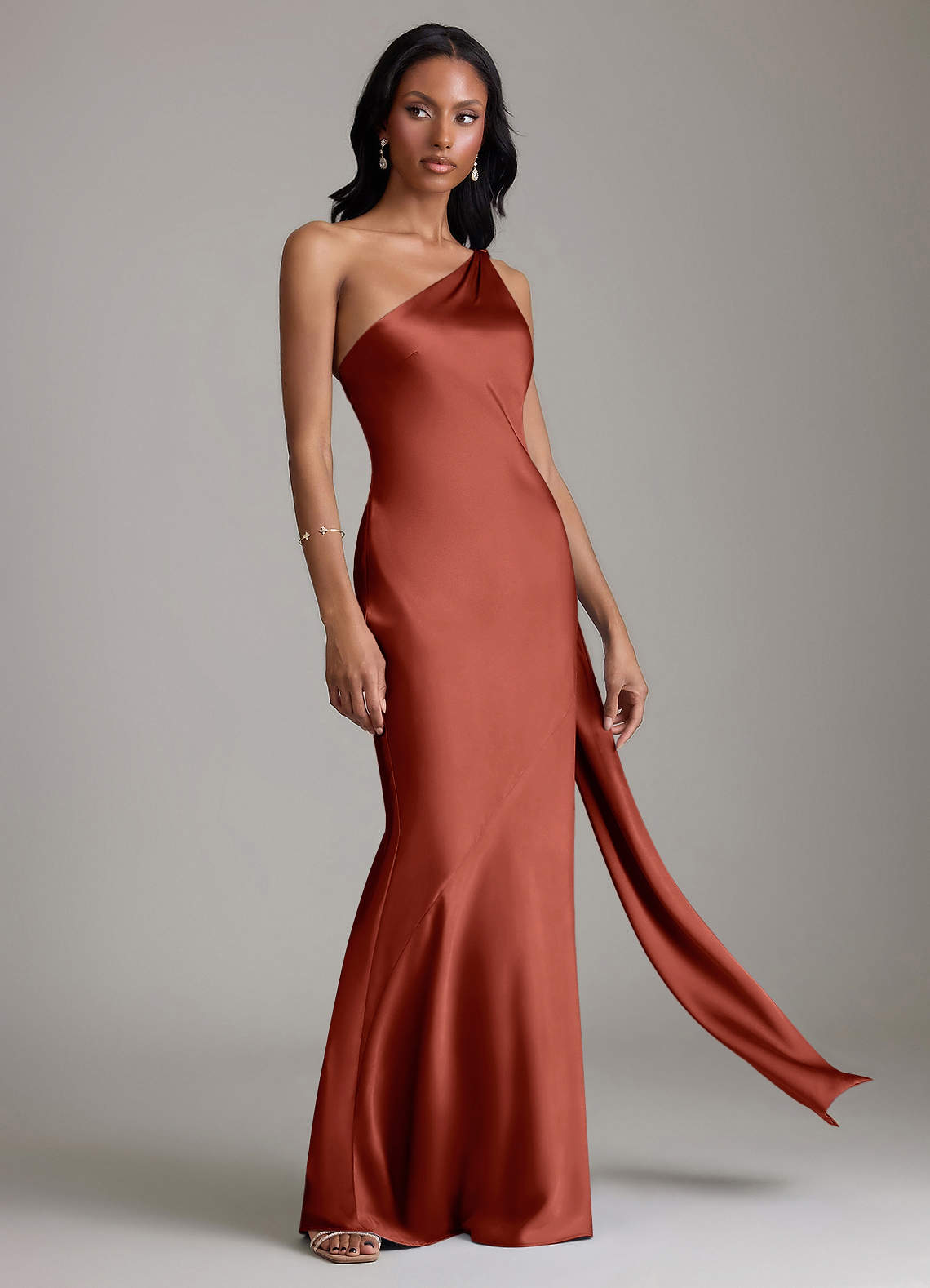 Azazie Juniper Vestidos de madrinha de casamento Vestido Terracota de Cetim elástico de sereia com Um ombro image4