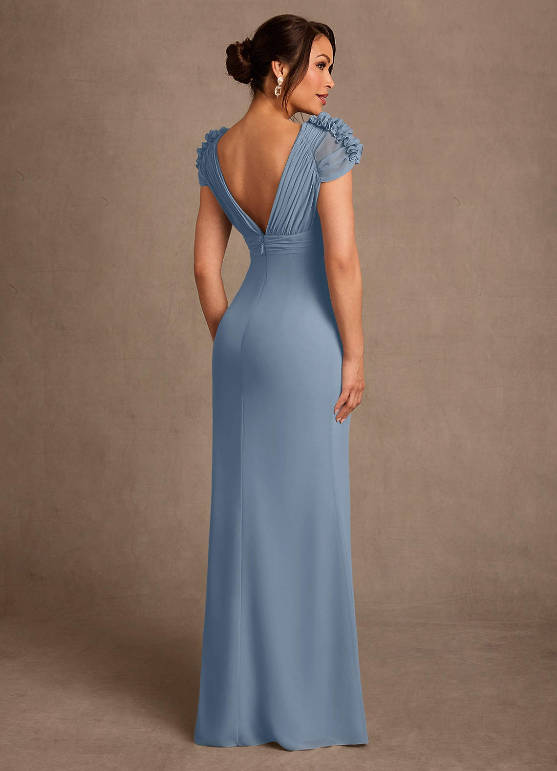 Azazie Louella Vestidos para mãe da noiva Vestido Azul Empoeirado de Chiffon de Linha A com Plissado image1