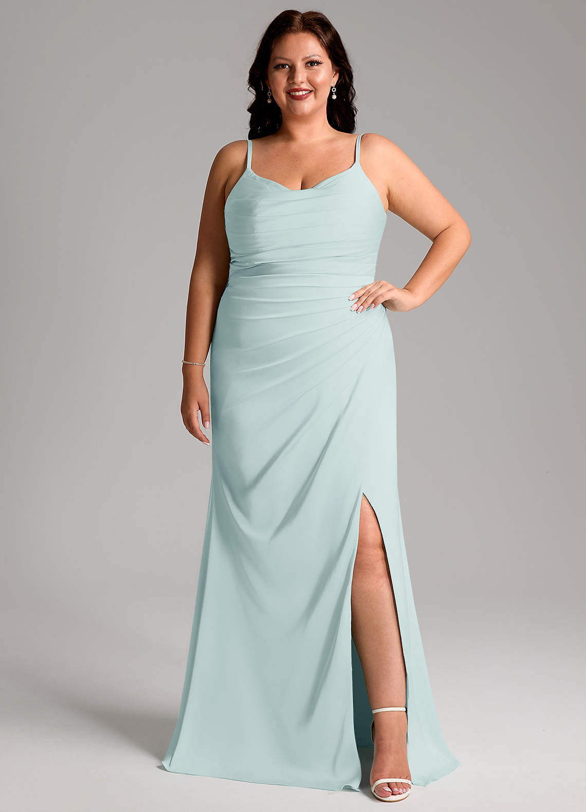 Azazie Deandra Brautjungfernkleider Meerjungfrau-Linie Plissee Stretch-Satin Kleid Nebel image1
